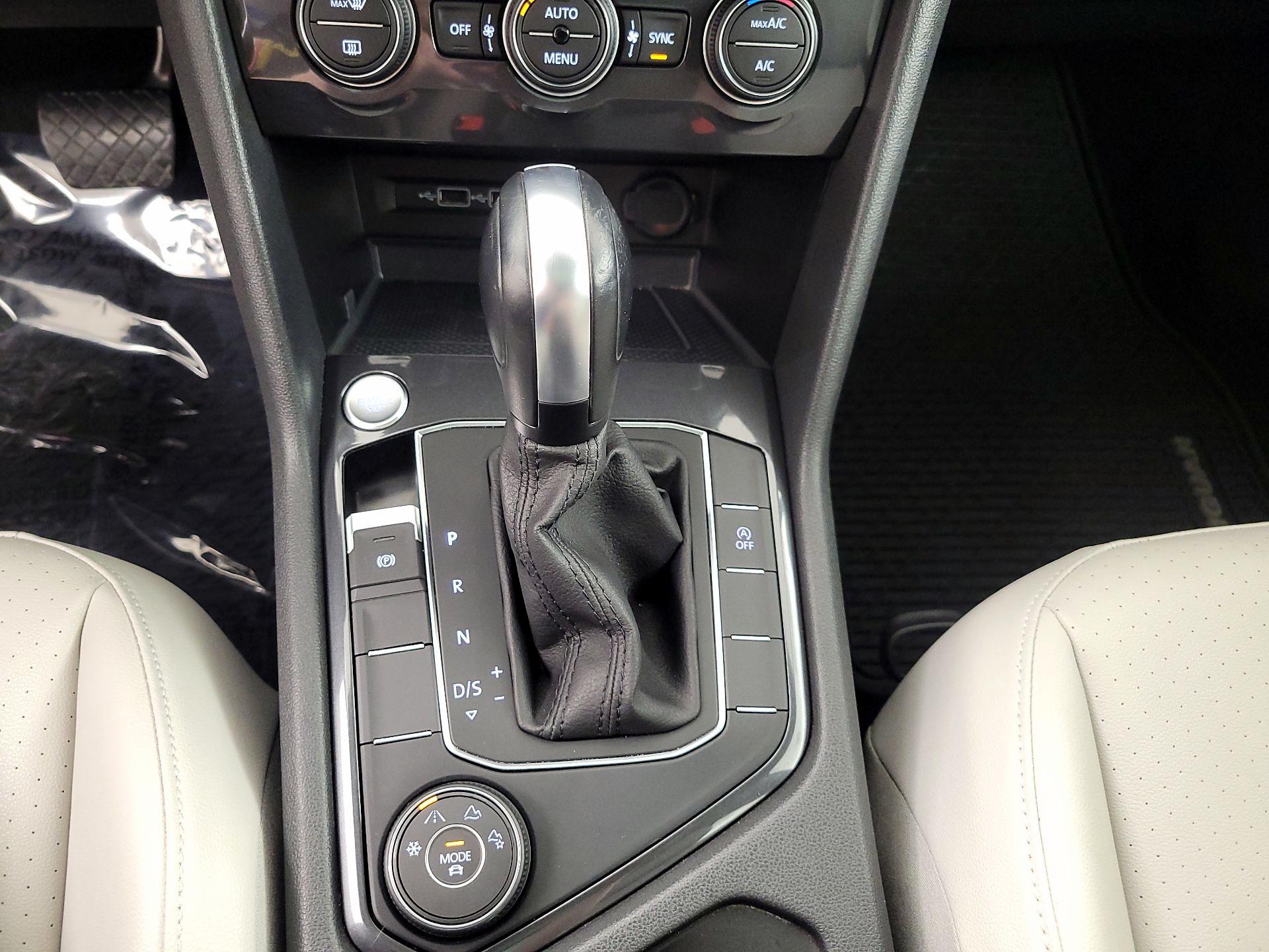 Thumbnail: 2020 Volkswagen Tiguan - 17