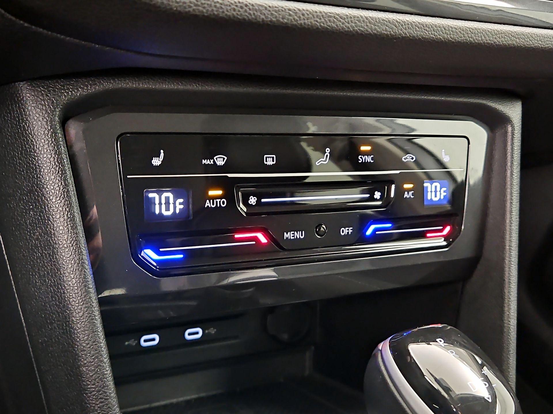 Thumbnail: 2024 Volkswagen Tiguan - 16