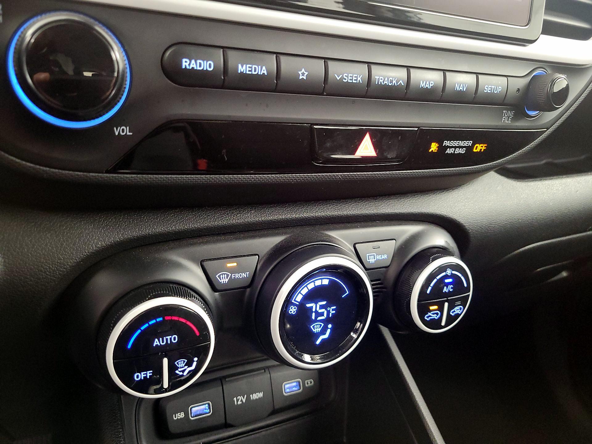 Thumbnail: 2022 Hyundai Venue - 17