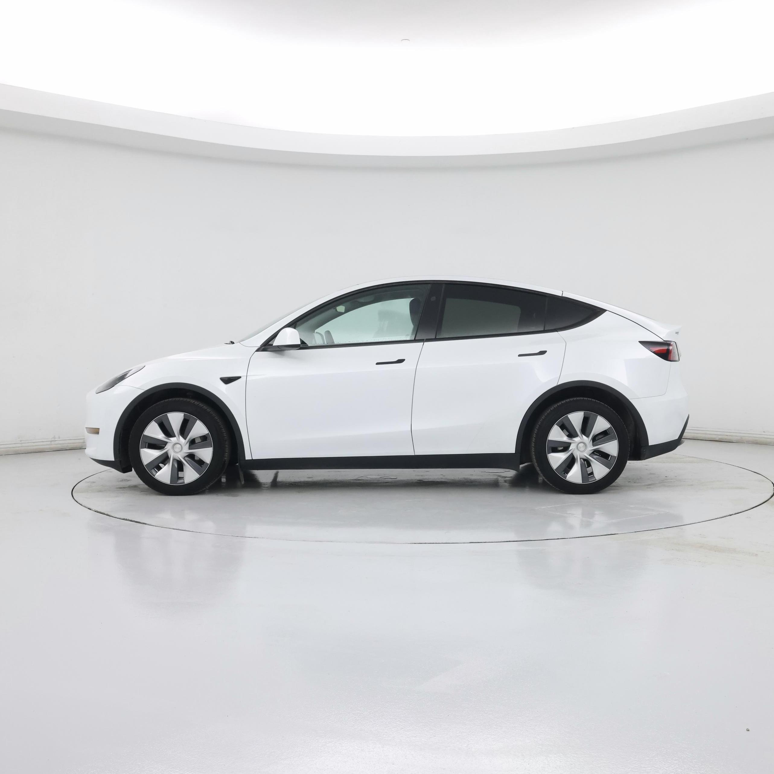 Thumbnail: 2024 Tesla Model Y - 3