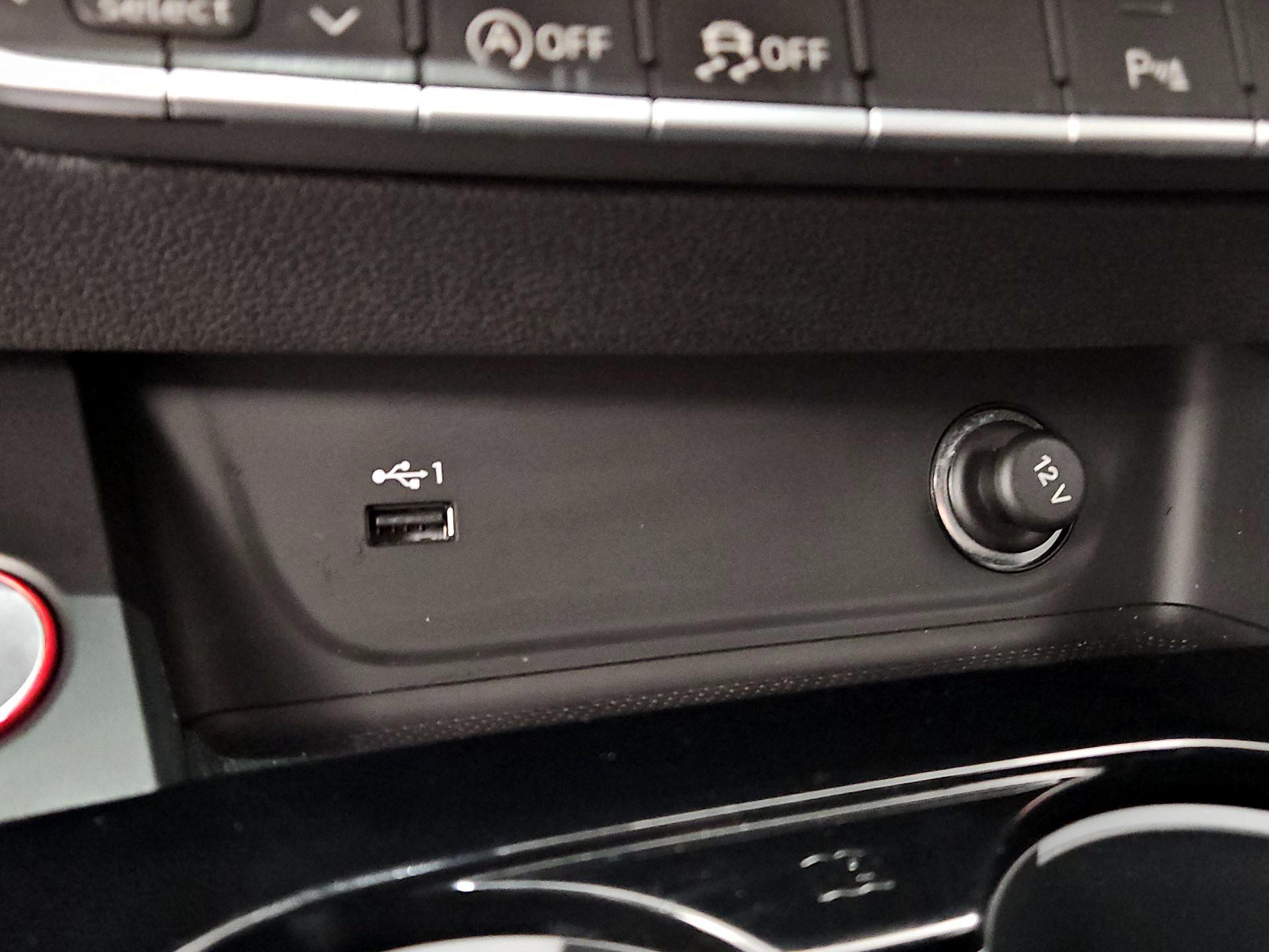 Thumbnail: 2021 Audi S4 - 19