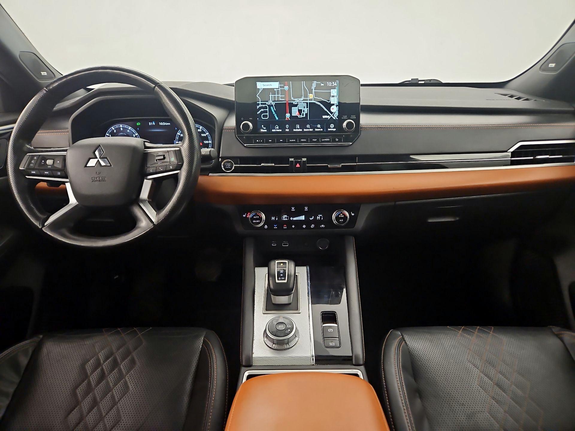 Thumbnail: 2022 Mitsubishi Outlander - 9