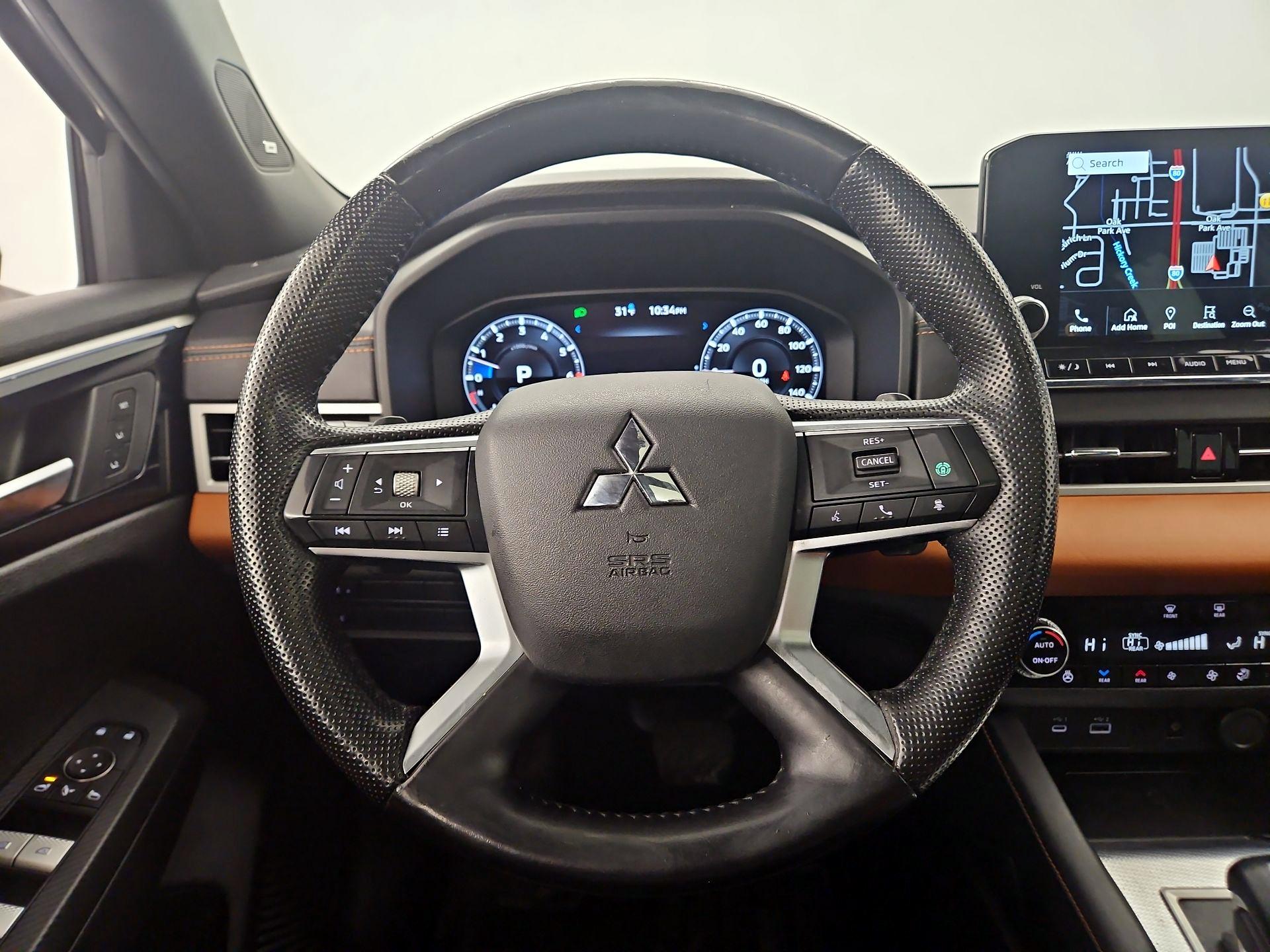 Thumbnail: 2022 Mitsubishi Outlander - 10