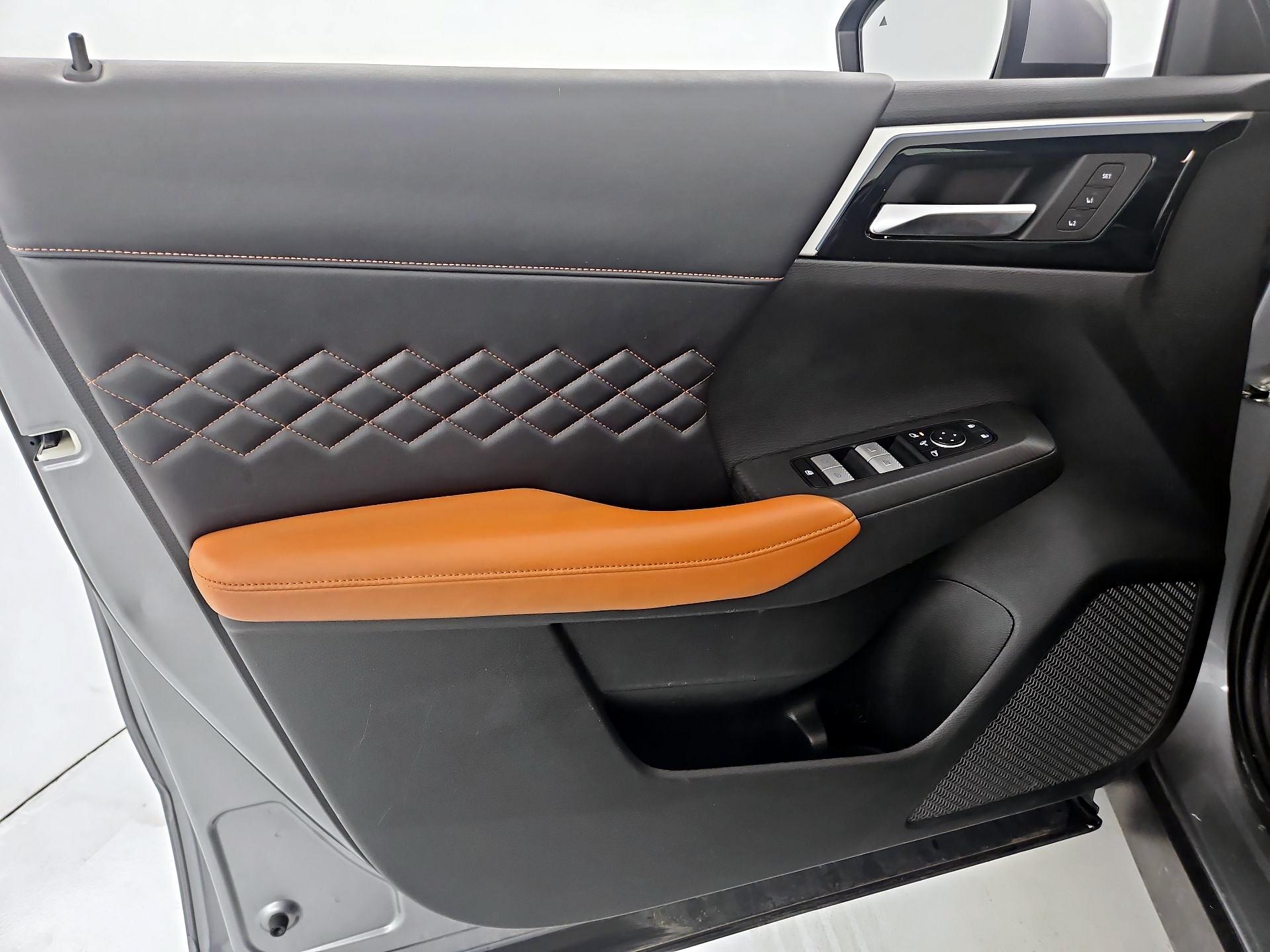 Thumbnail: 2022 Mitsubishi Outlander - 12