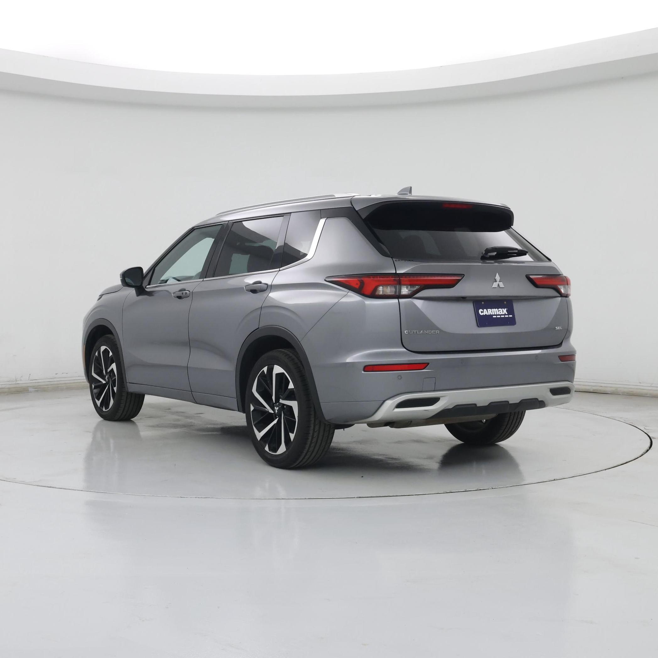 Thumbnail: 2022 Mitsubishi Outlander - 2