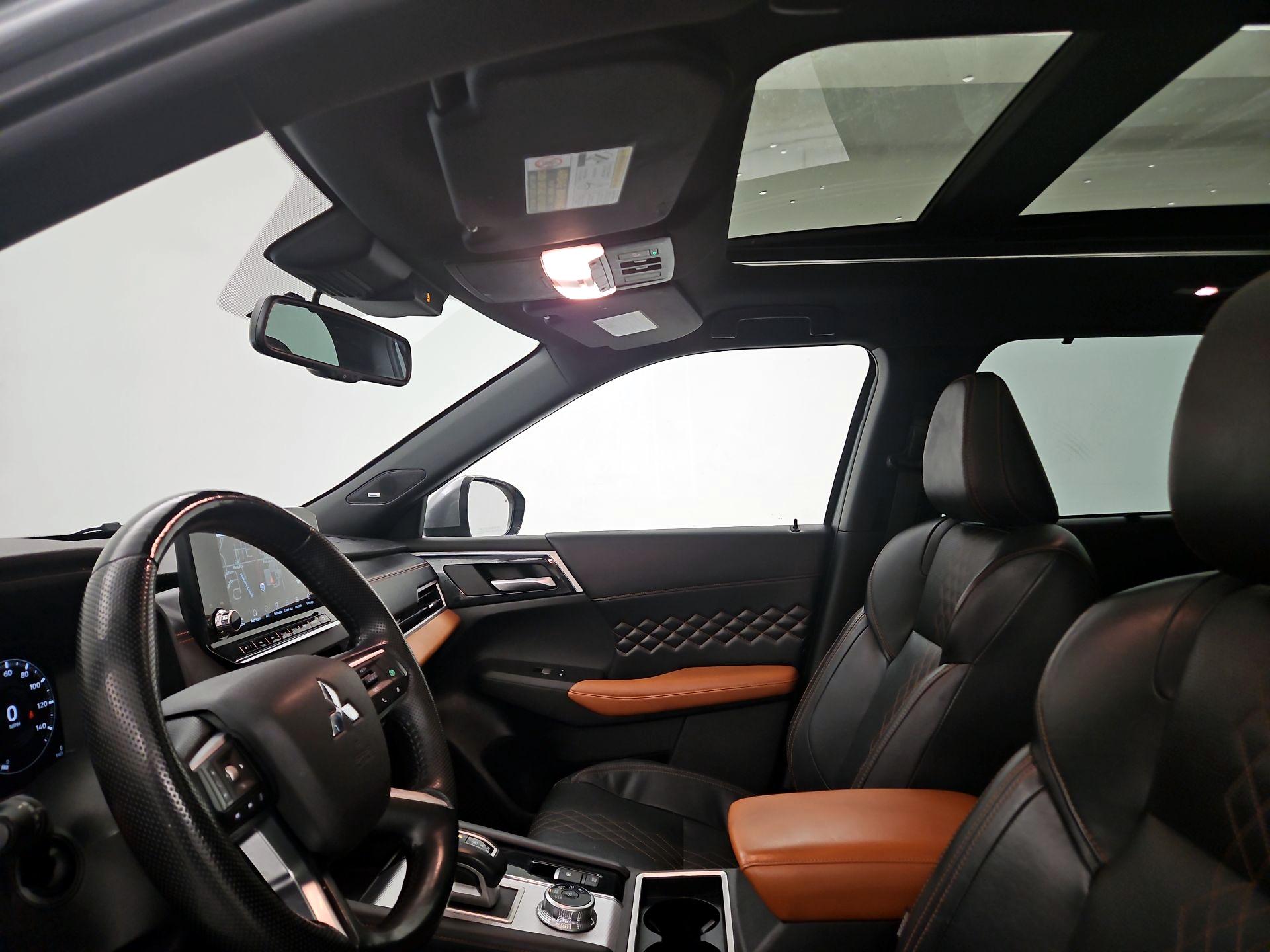 Thumbnail: 2022 Mitsubishi Outlander - 20