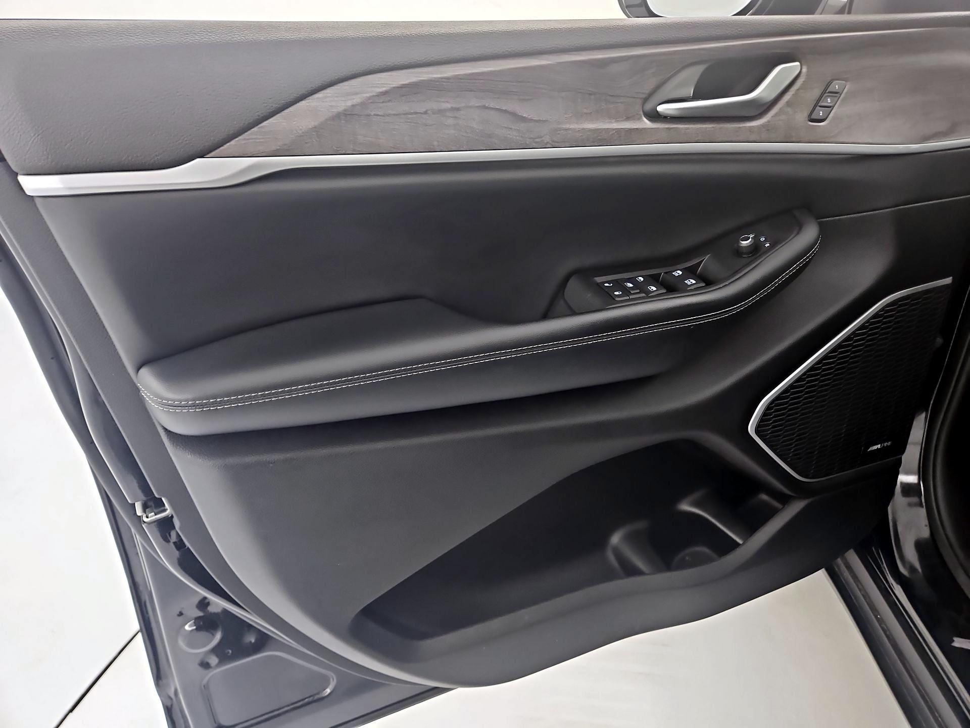 Thumbnail: 2023 Jeep Grand Cherokee - 12