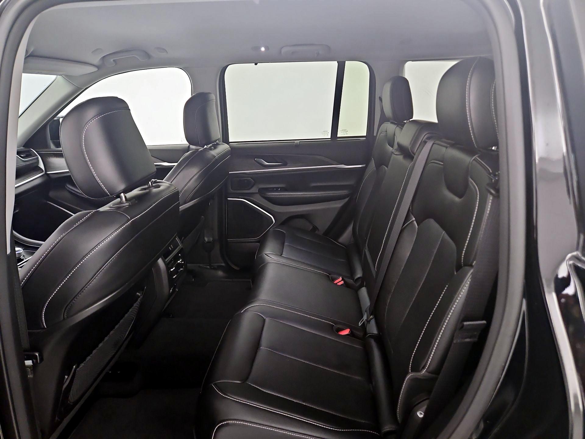 Thumbnail: 2023 Jeep Grand Cherokee - 20