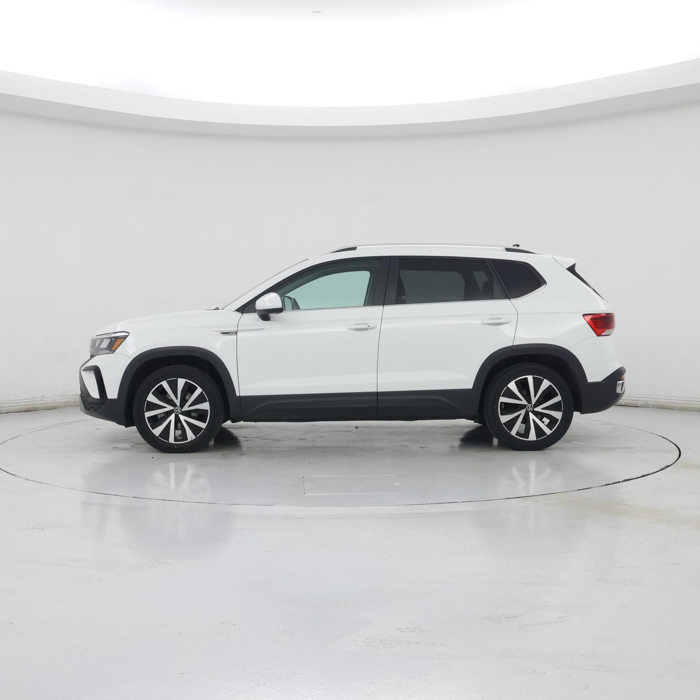 Thumbnail: 2022 Volkswagen Taos - 3