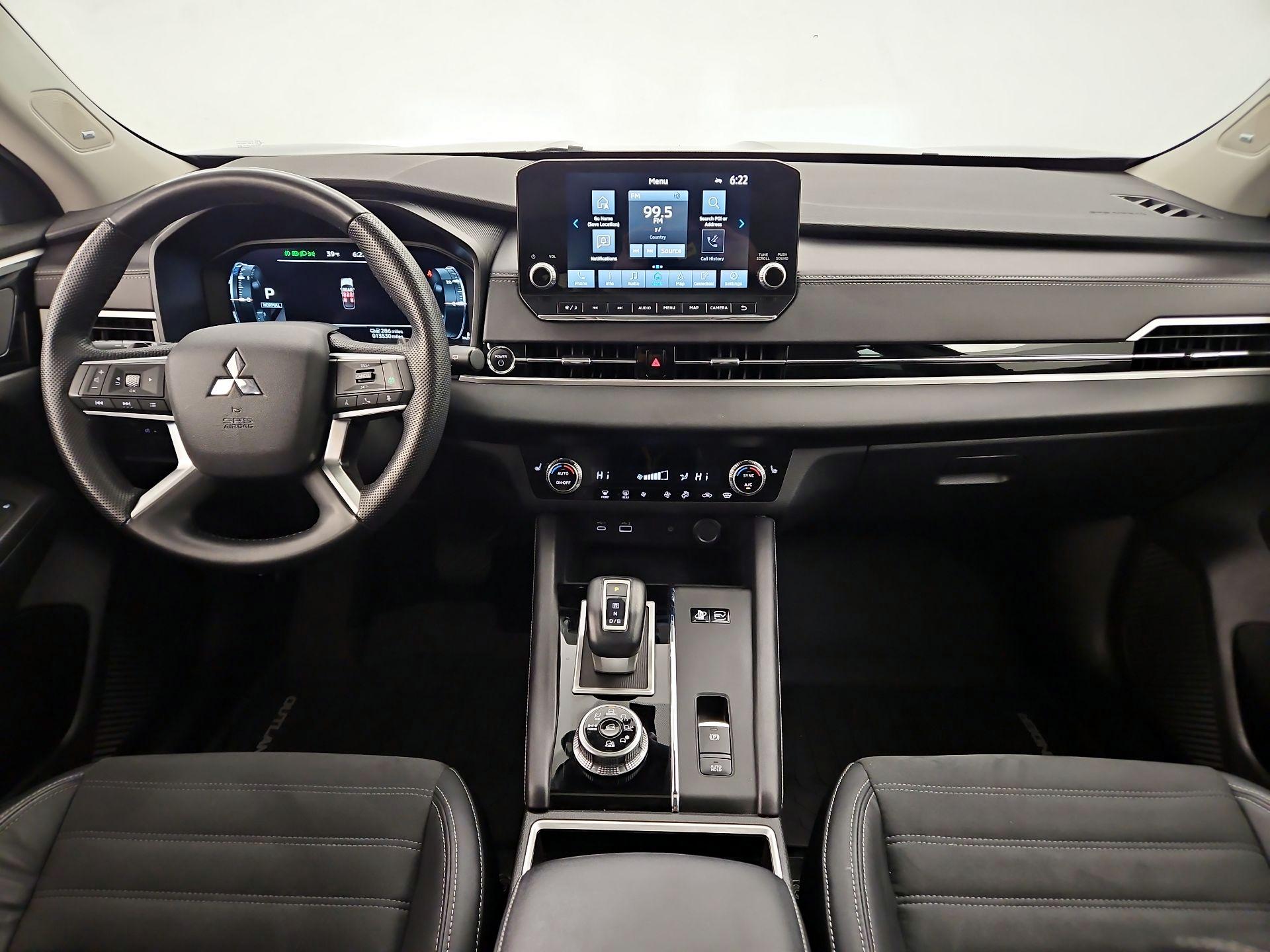 Thumbnail: 2023 Mitsubishi Outlander - 9