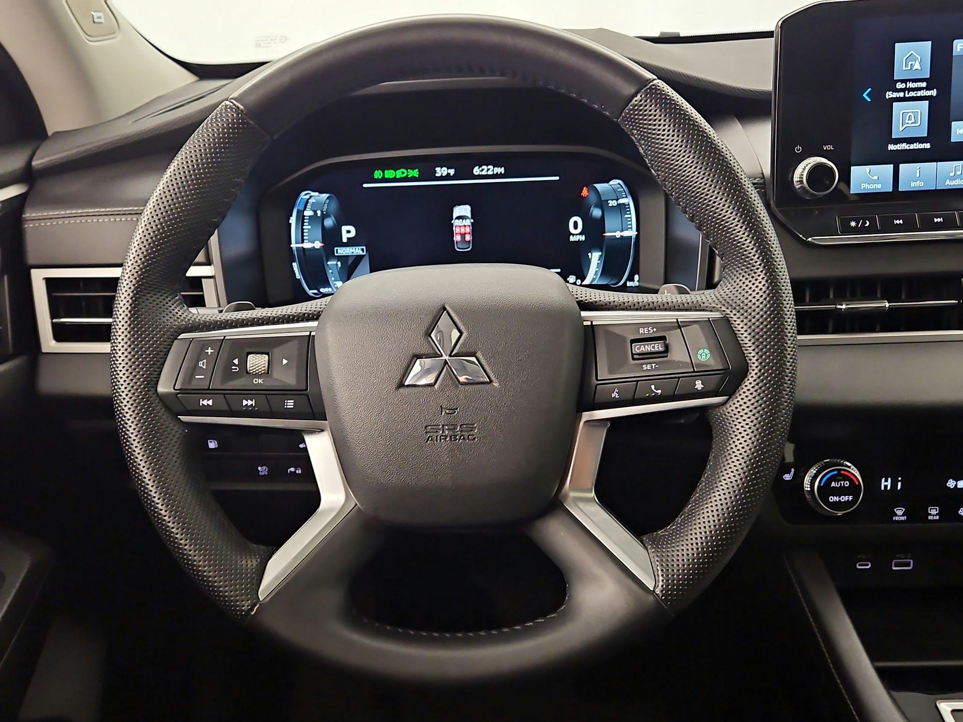 Thumbnail: 2023 Mitsubishi Outlander - 10