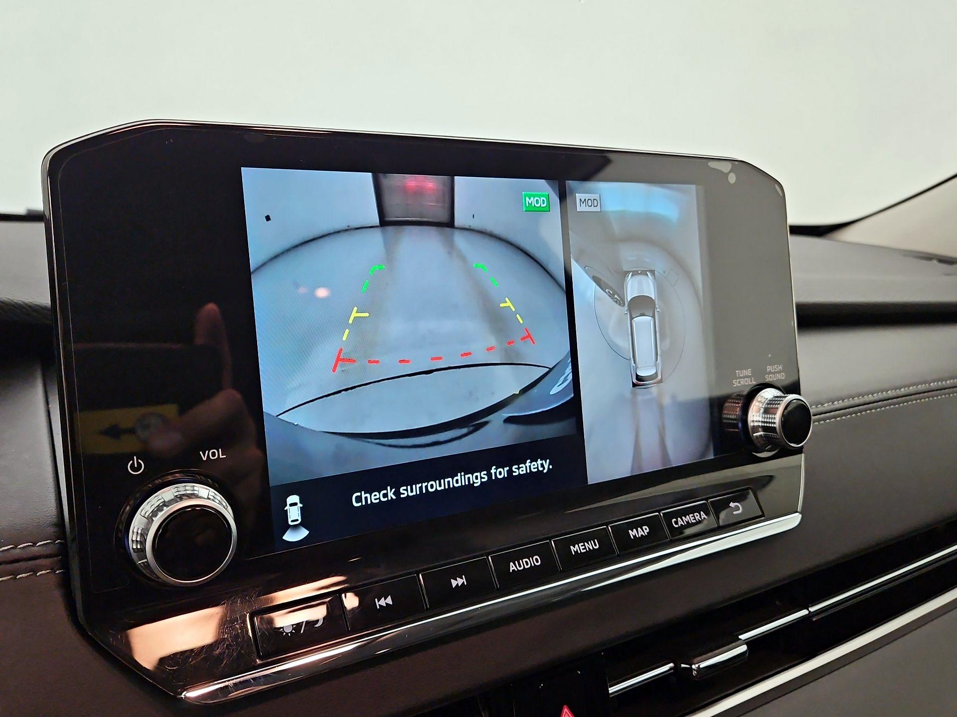 Thumbnail: 2023 Mitsubishi Outlander - 15