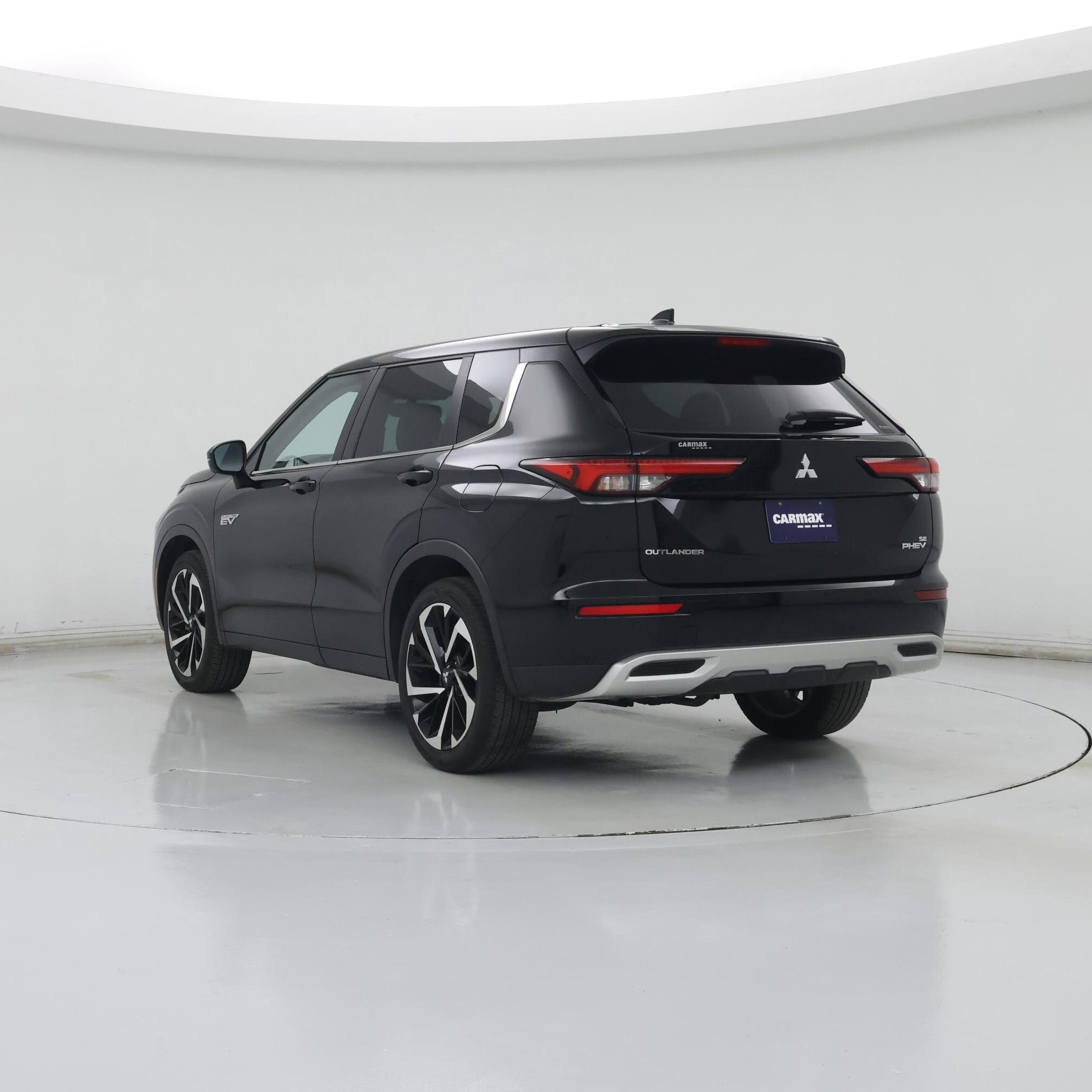 Thumbnail: 2023 Mitsubishi Outlander - 2