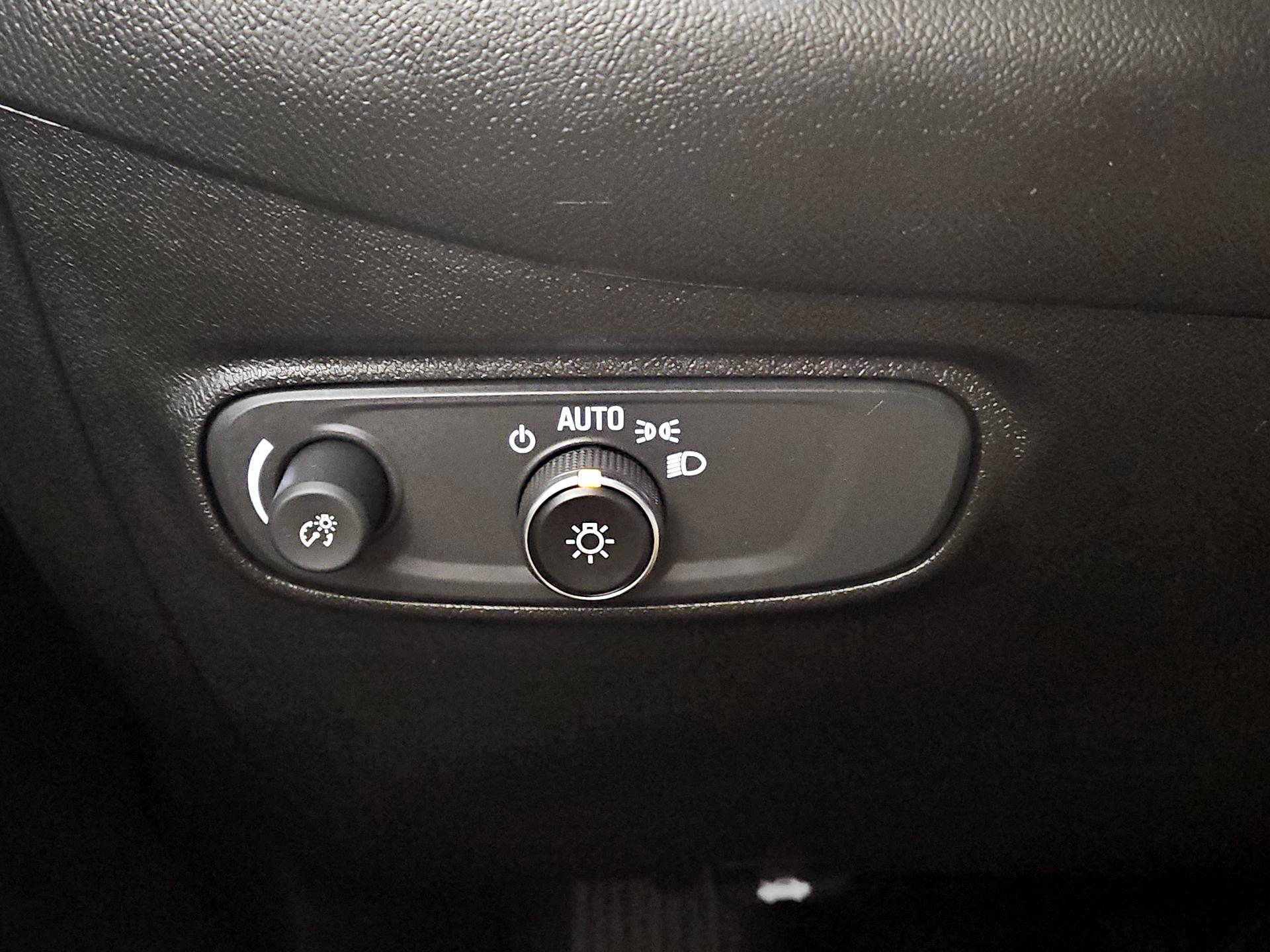 Thumbnail: 2022 Chevrolet Equinox - 13