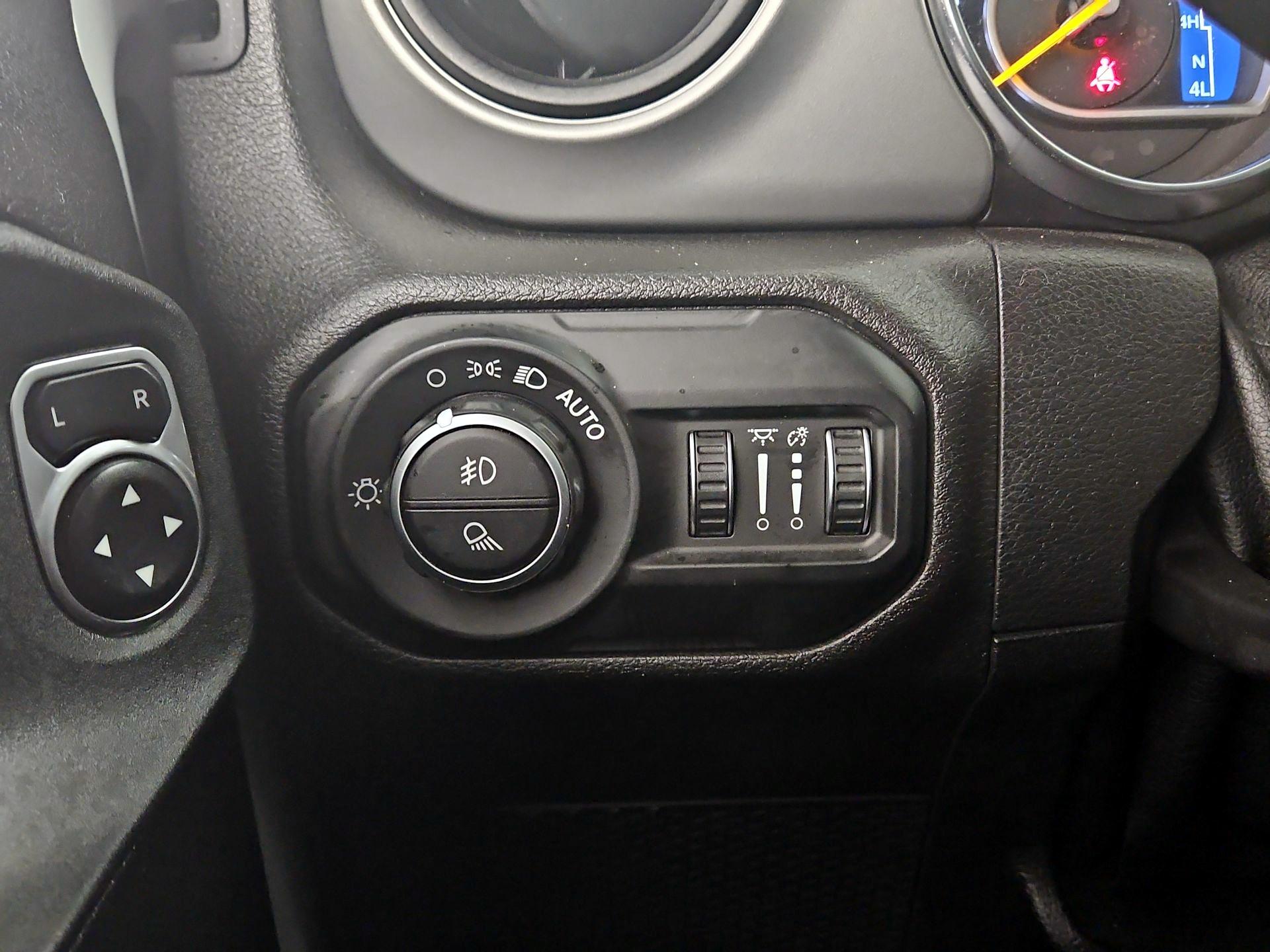 Thumbnail: 2021 Jeep Gladiator - 13