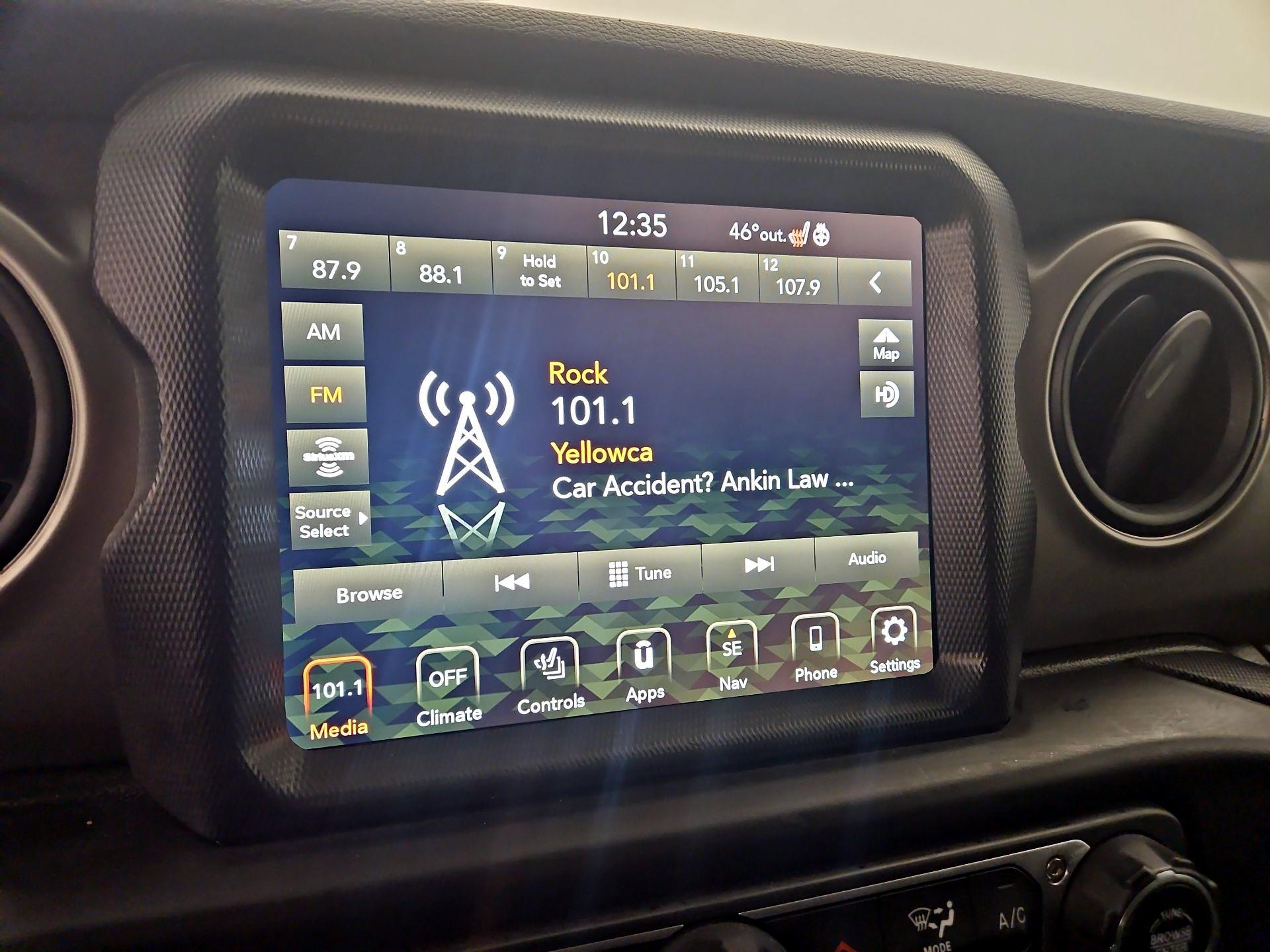 Thumbnail: 2021 Jeep Gladiator - 16