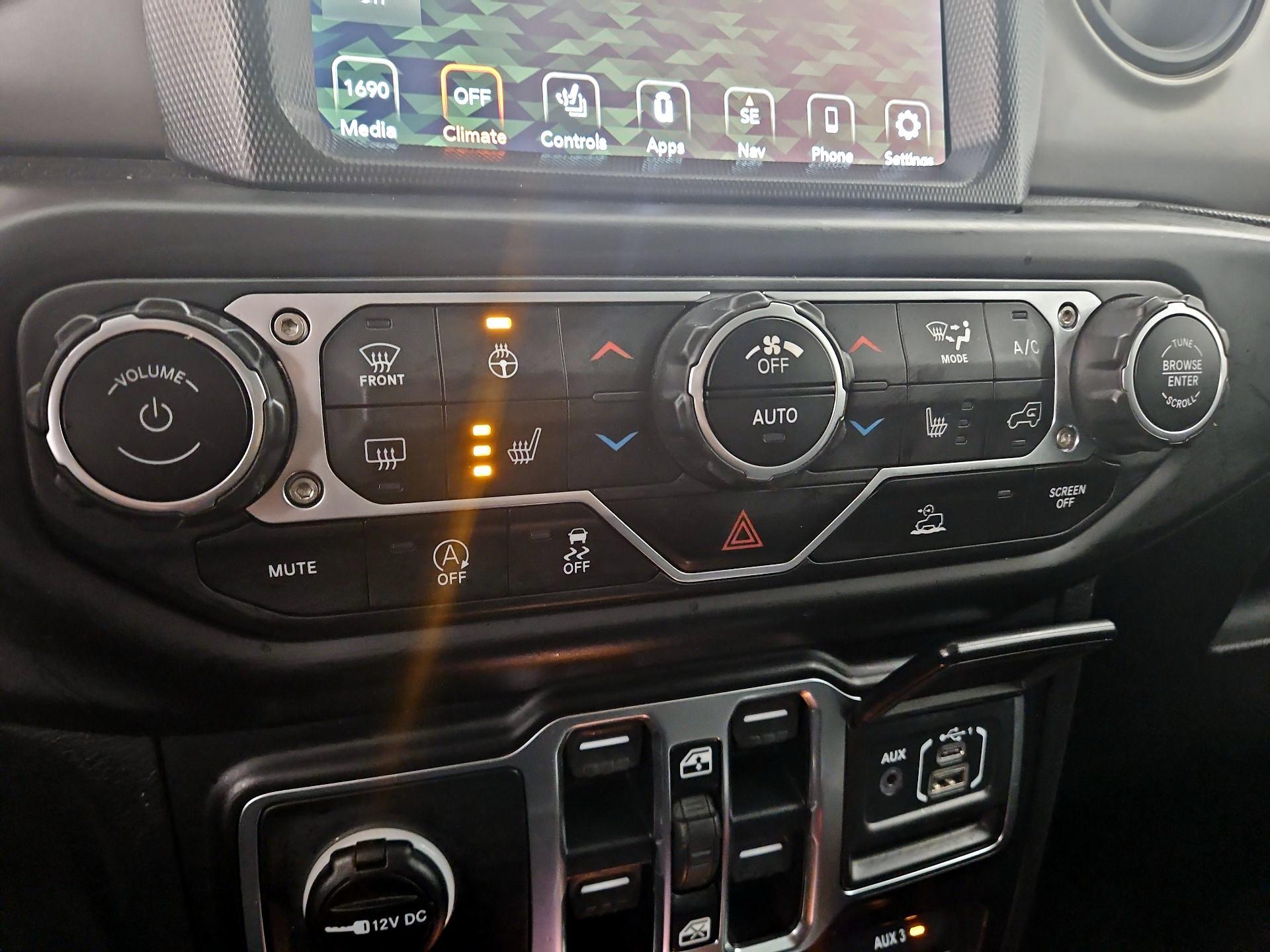 Thumbnail: 2021 Jeep Gladiator - 17