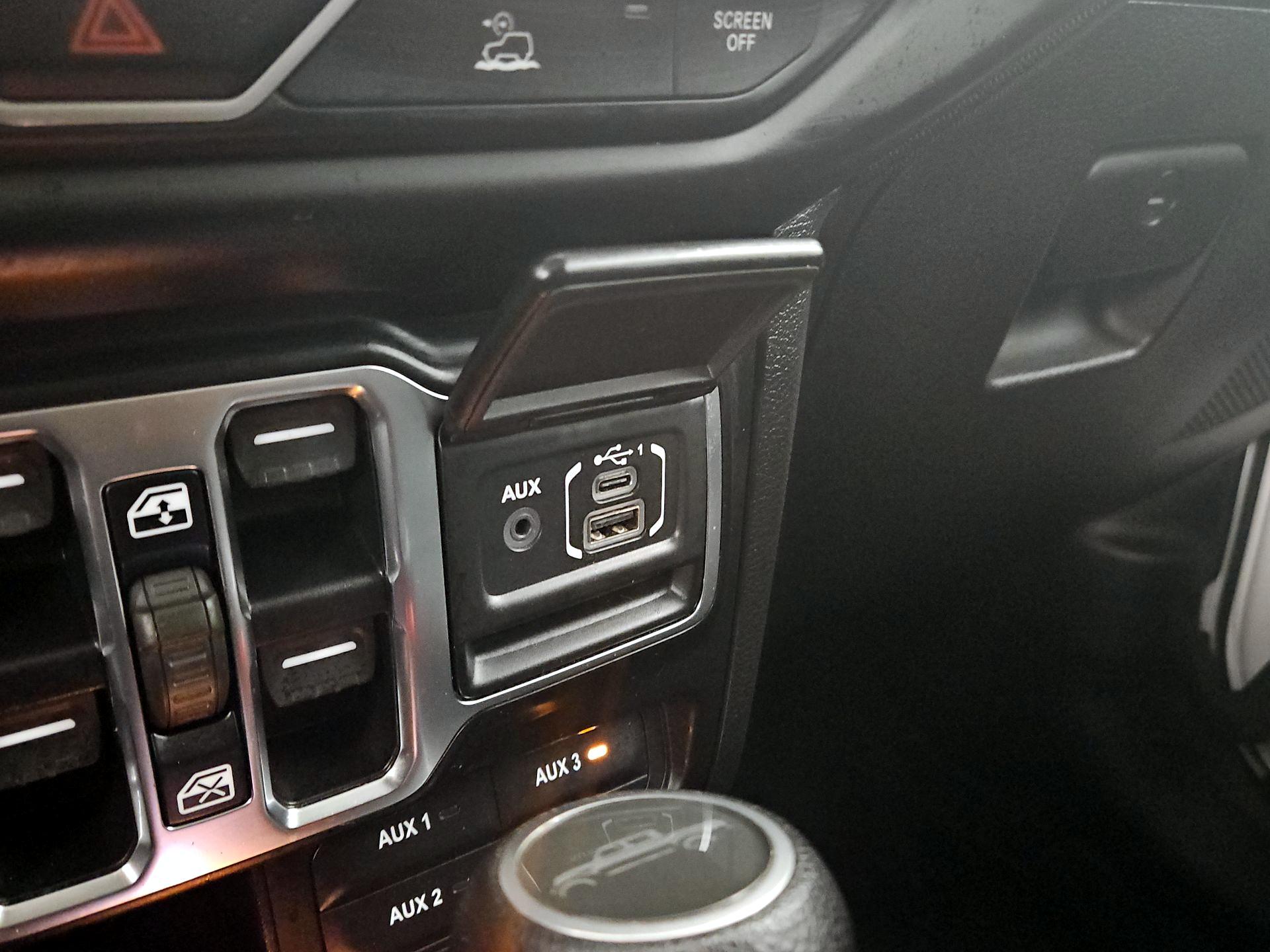 Thumbnail: 2021 Jeep Gladiator - 19