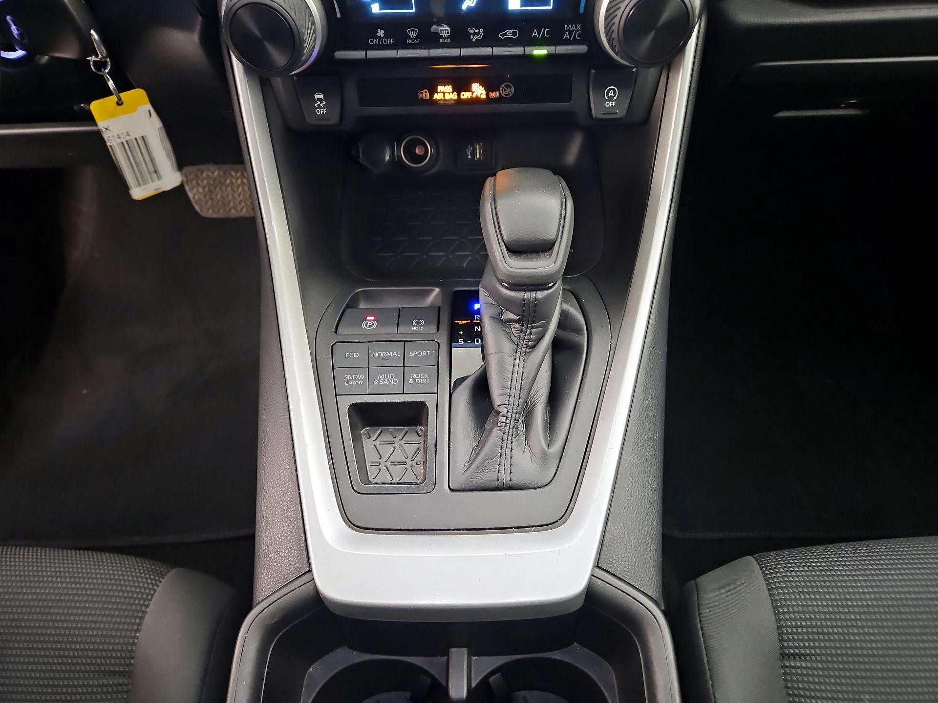 Thumbnail: 2024 Toyota RAV4 - 17