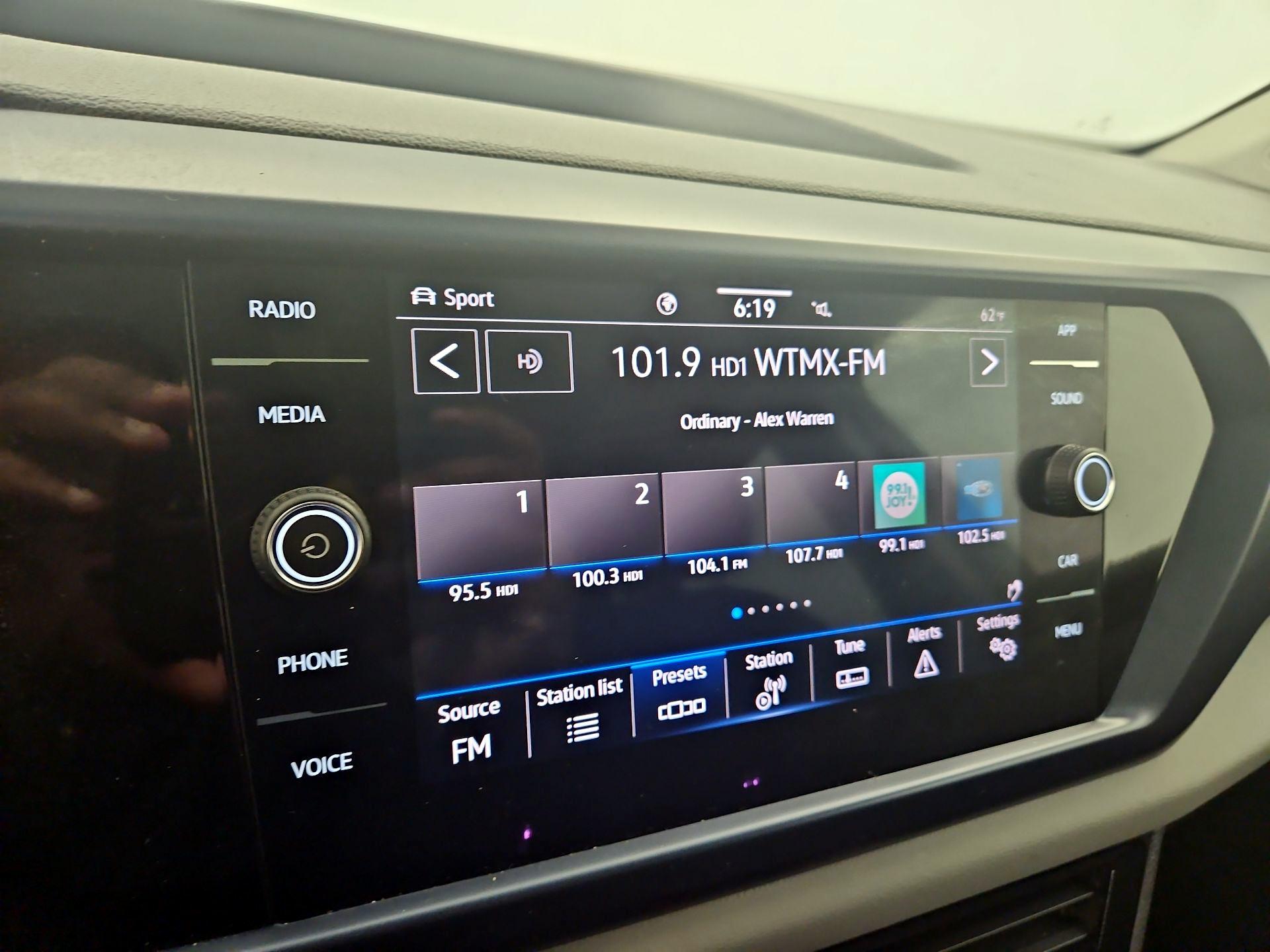 Thumbnail: 2023 Volkswagen Taos - 15