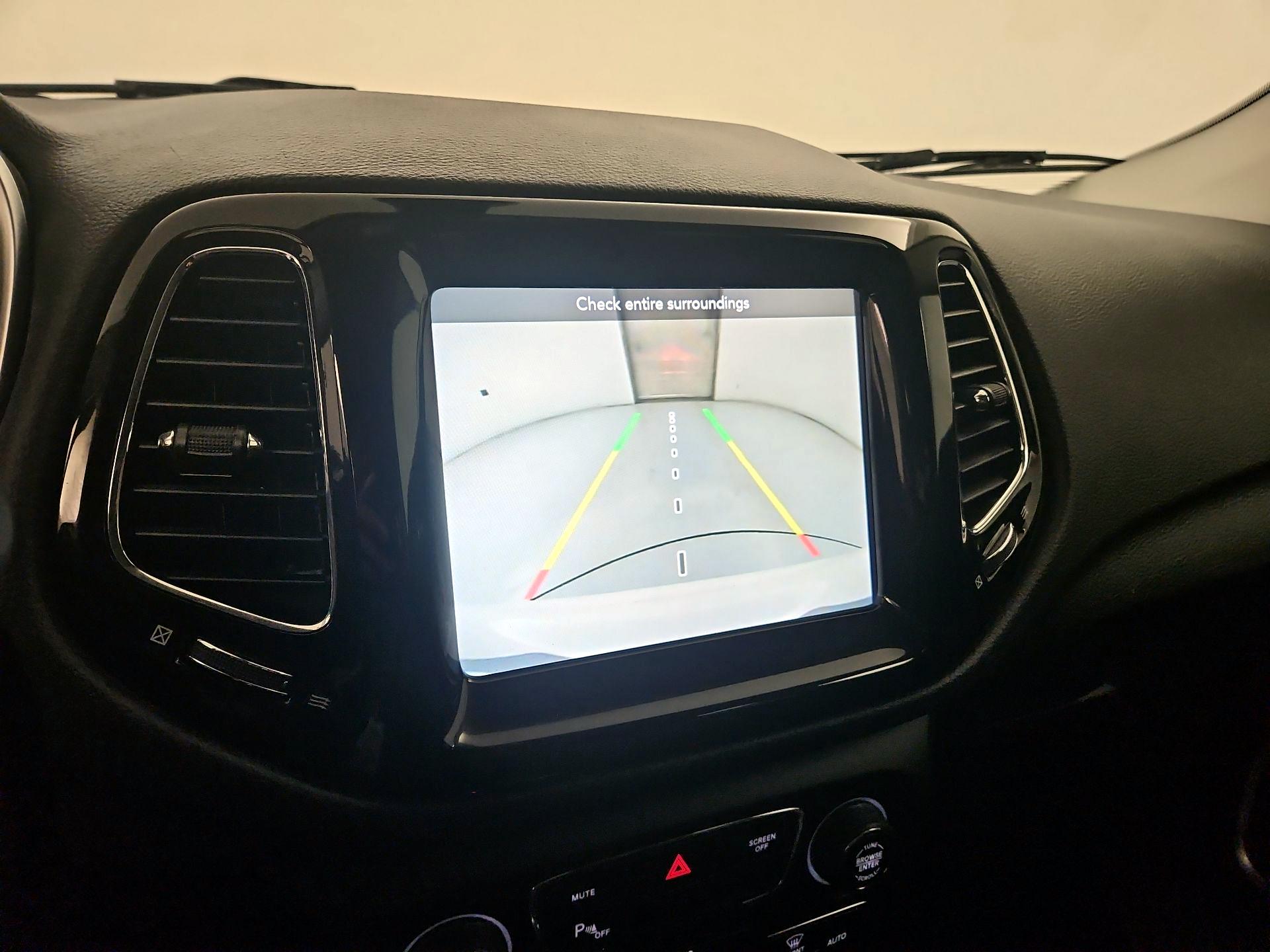 Thumbnail: 2020 Jeep Compass - 14