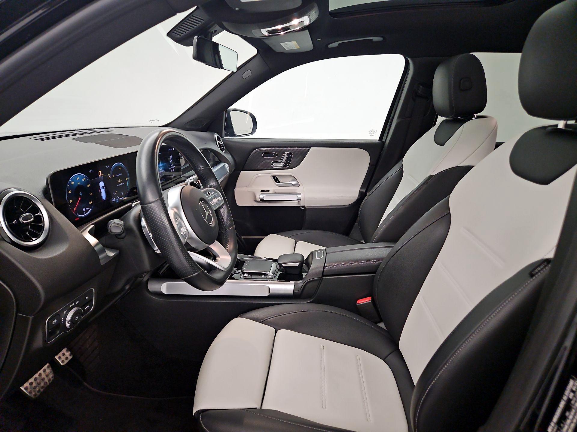 Thumbnail: 2021 Mercedes-Benz GLB - 11