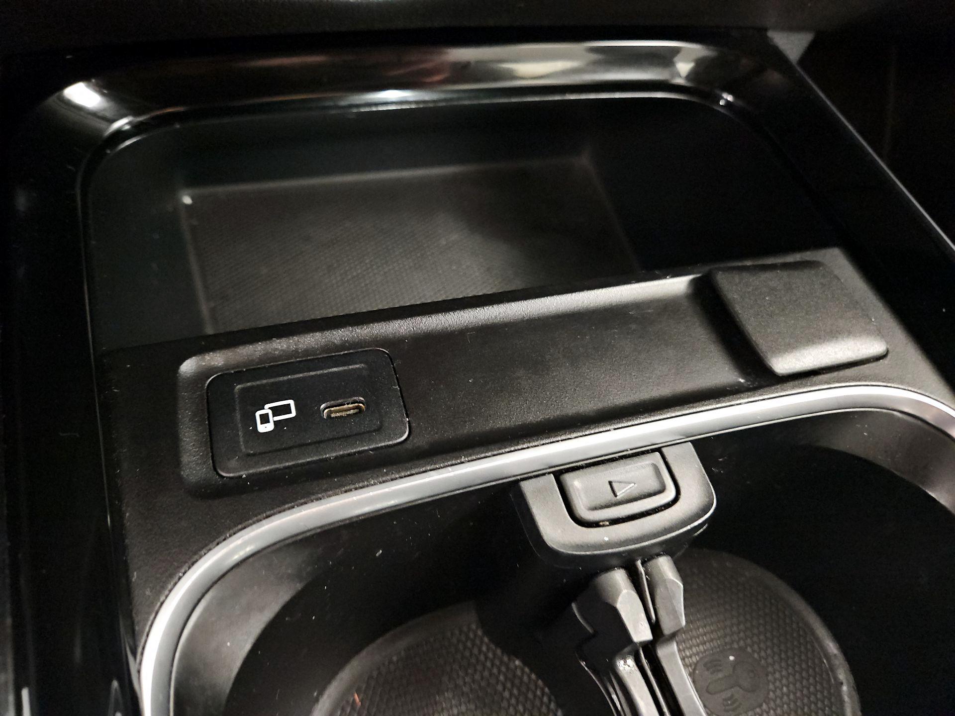 Thumbnail: 2021 Mercedes-Benz GLB - 18