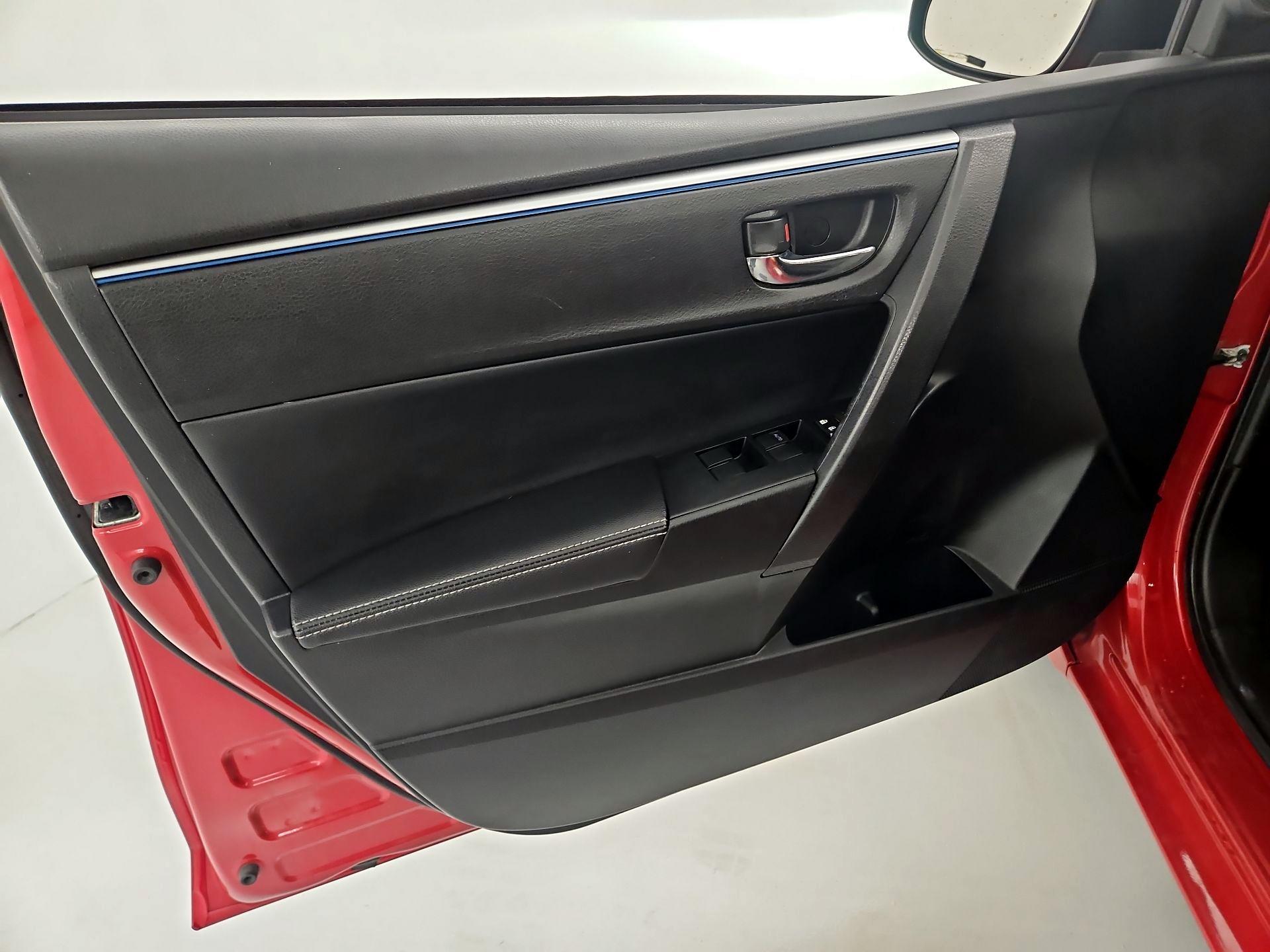 Thumbnail: 2016 Toyota Corolla - 12