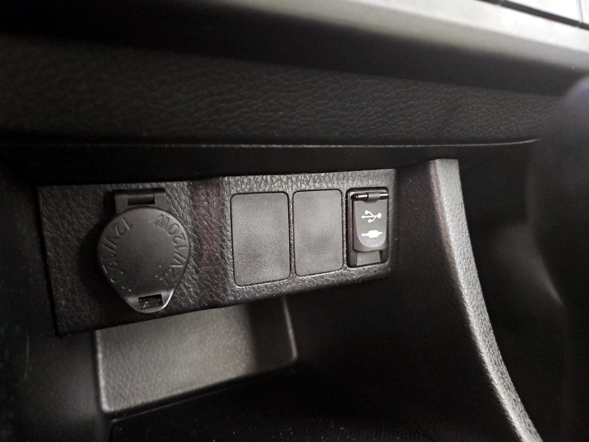 Thumbnail: 2016 Toyota Corolla - 18