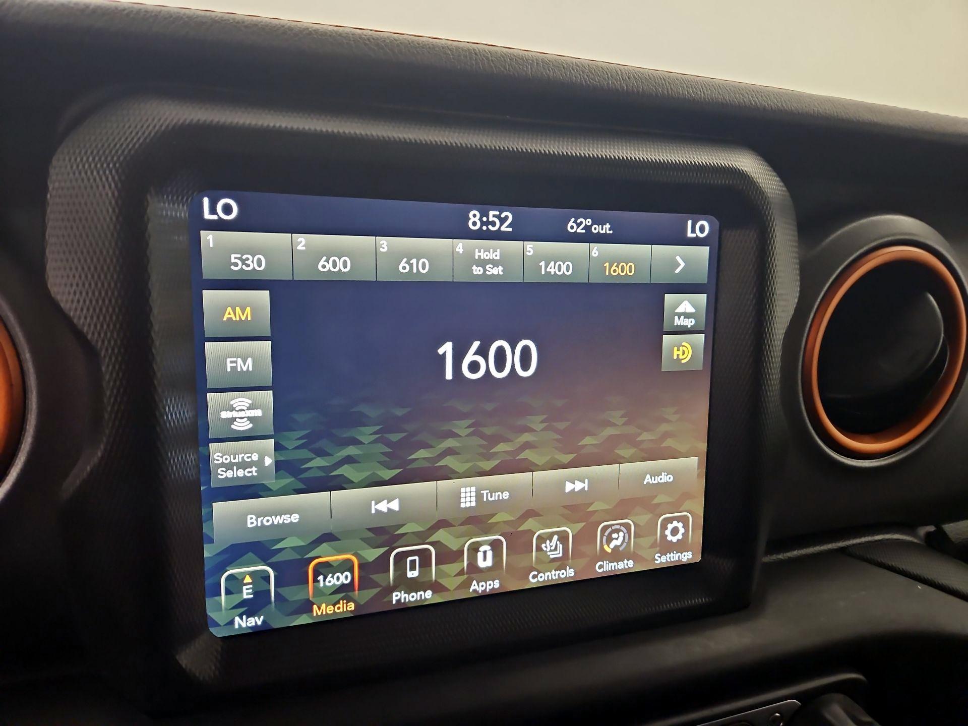 Thumbnail: 2021 Jeep Gladiator - 16