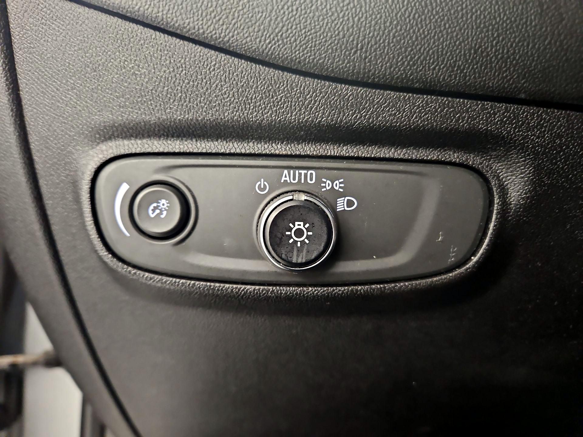 Thumbnail: 2018 Chevrolet Equinox - 13