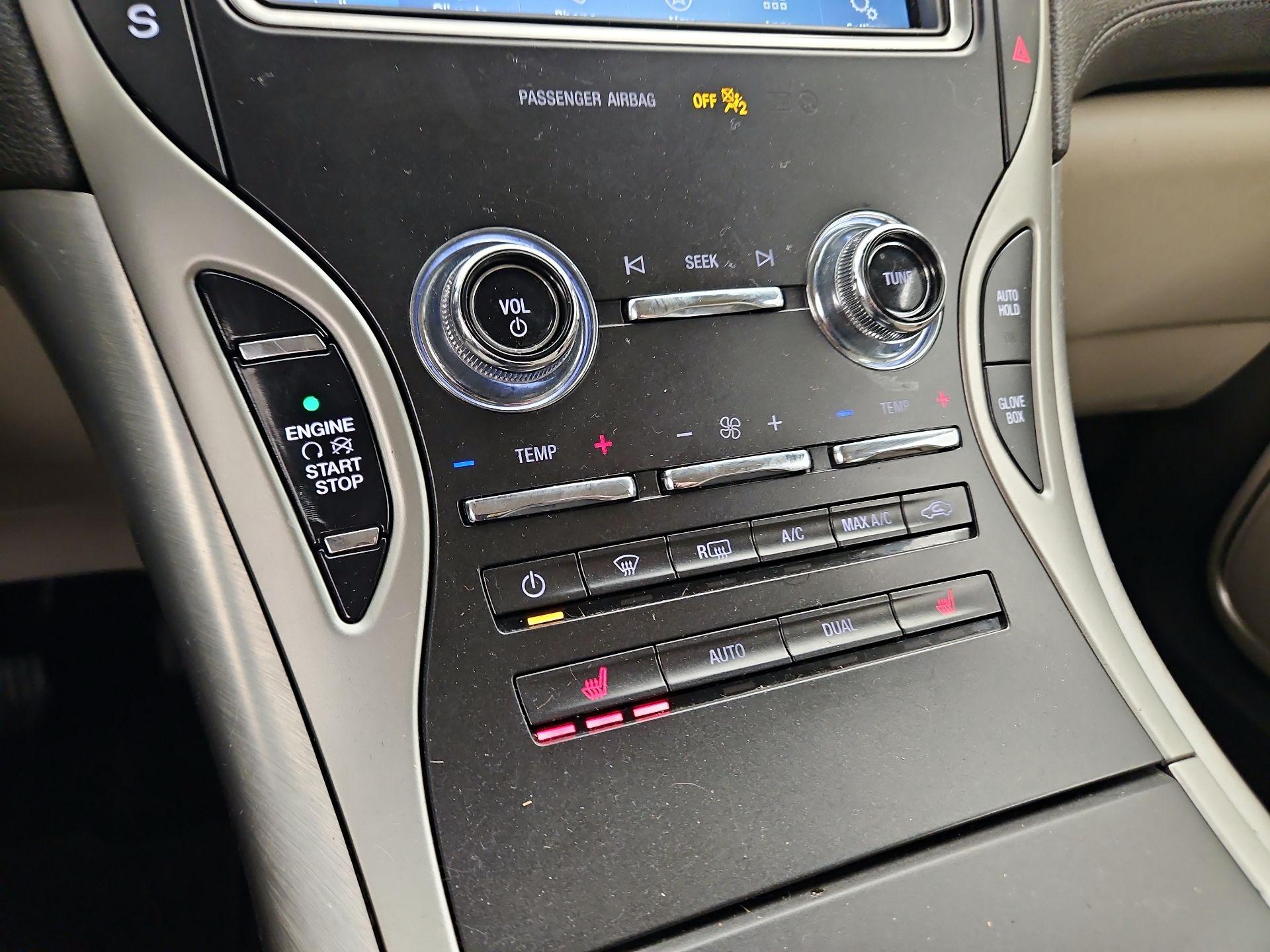 Thumbnail: 2020 Lincoln Nautilus - 17