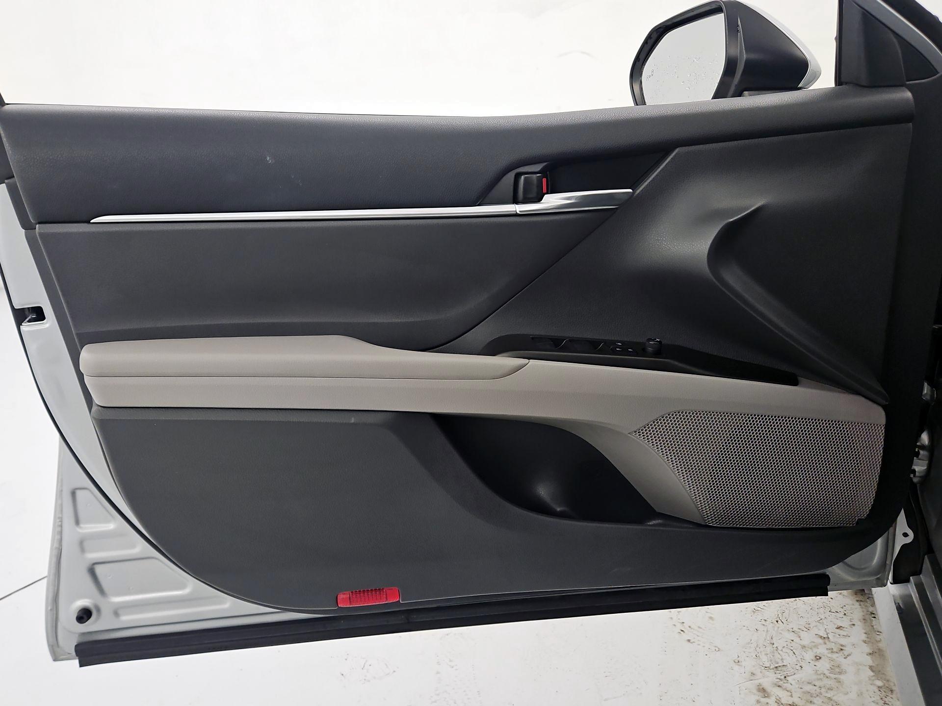 Thumbnail: 2022 Toyota Camry - 12