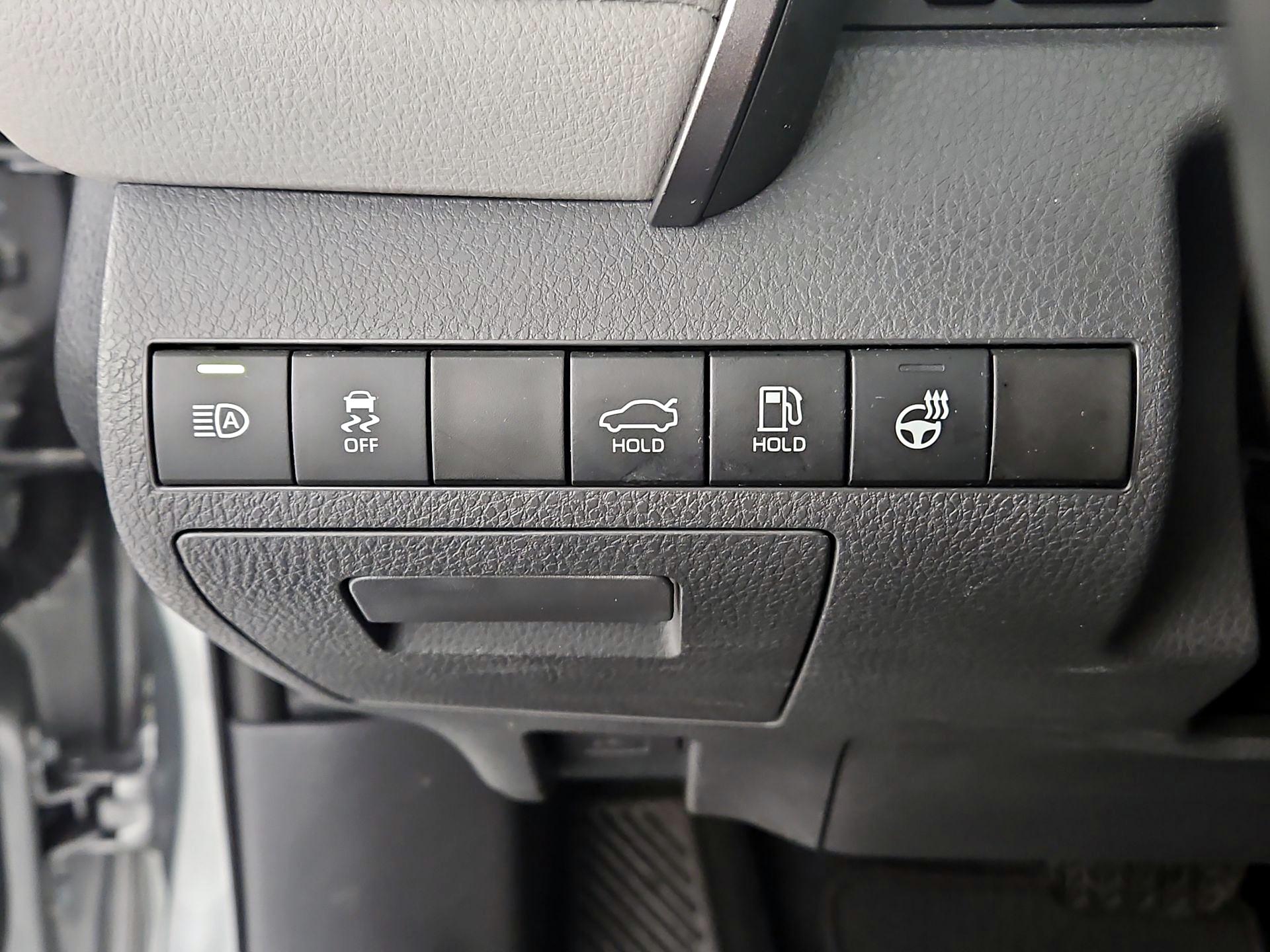 Thumbnail: 2022 Toyota Camry - 13