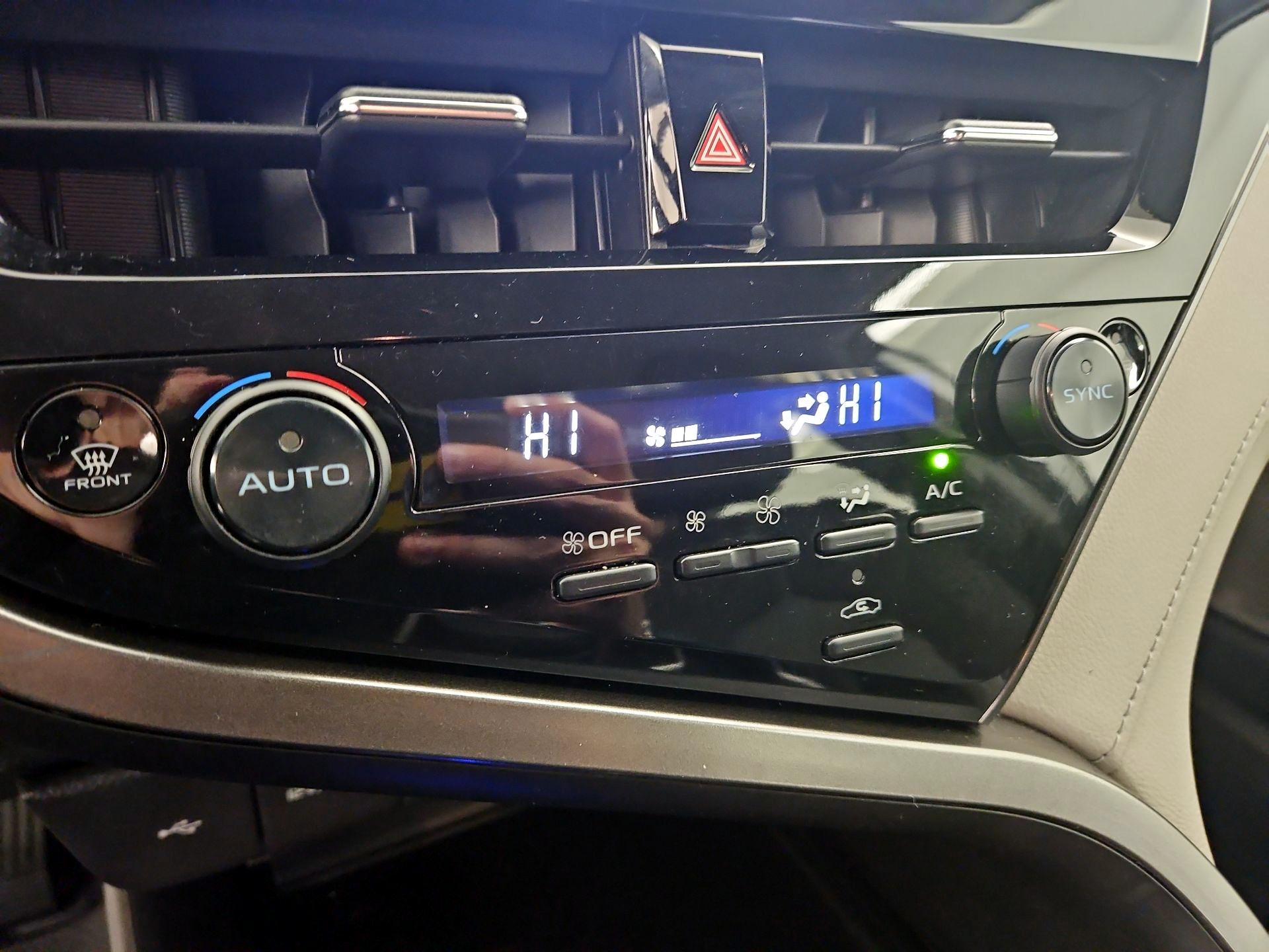 Thumbnail: 2022 Toyota Camry - 16