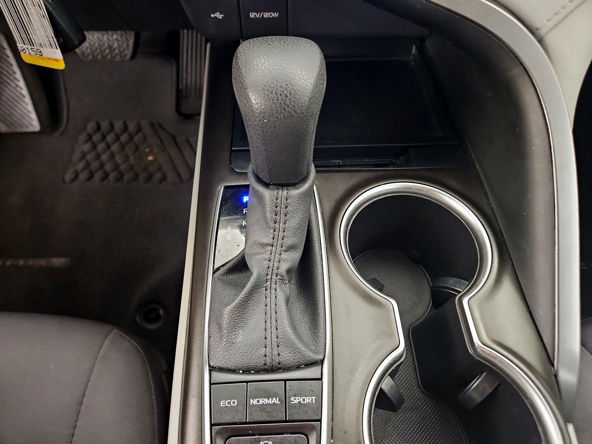 Thumbnail: 2022 Toyota Camry - 17