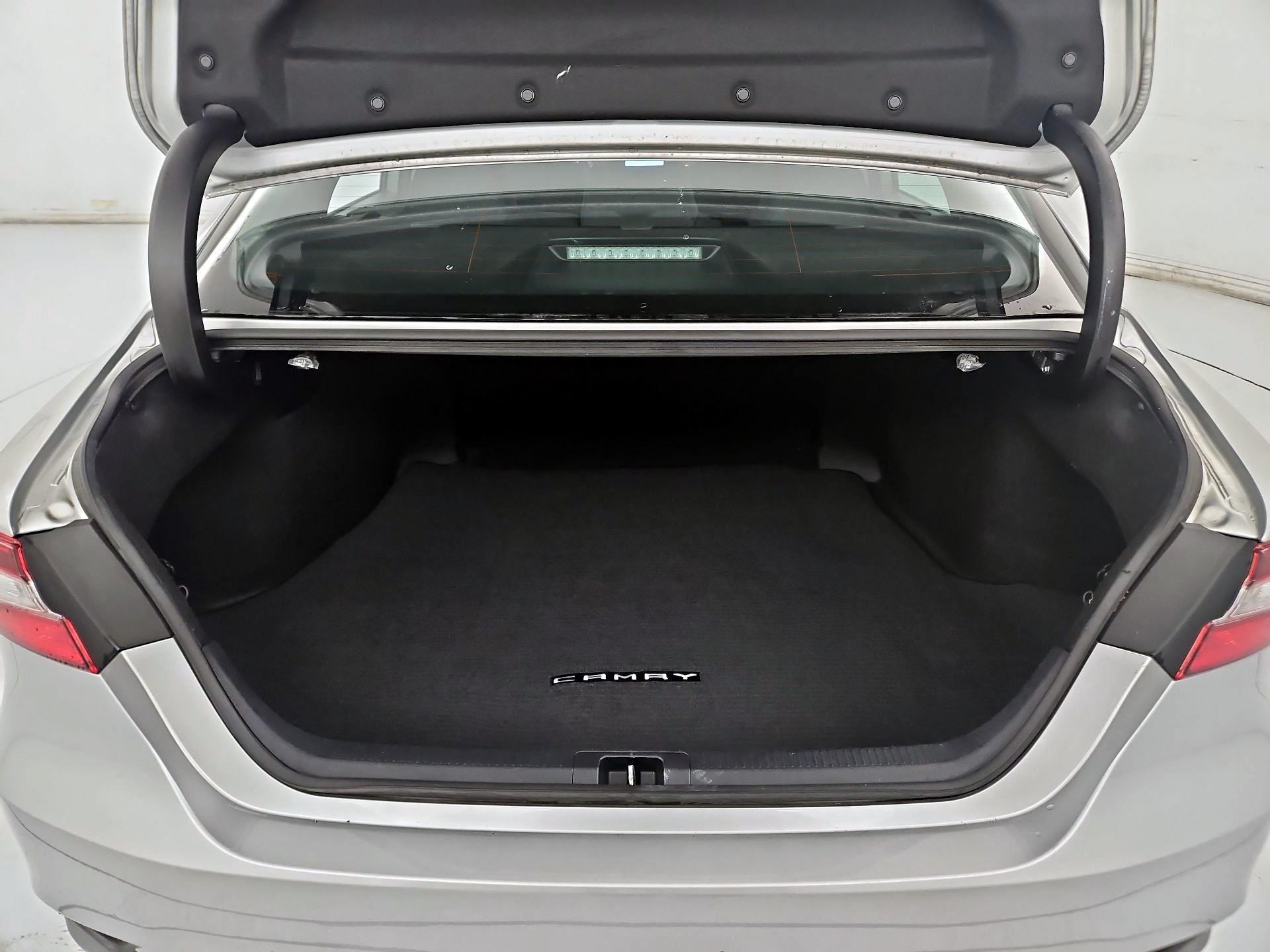 Thumbnail: 2022 Toyota Camry - 20