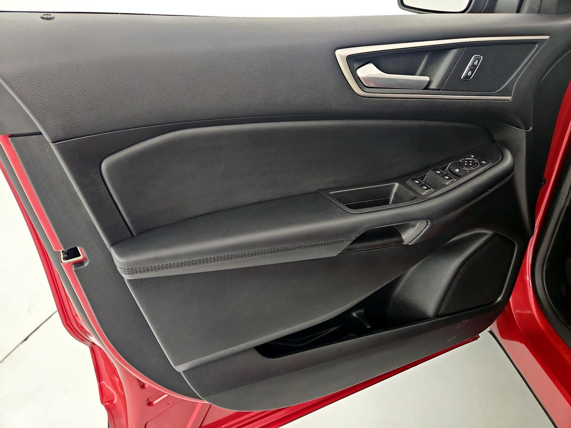 Thumbnail: 2022 Ford Edge - 12