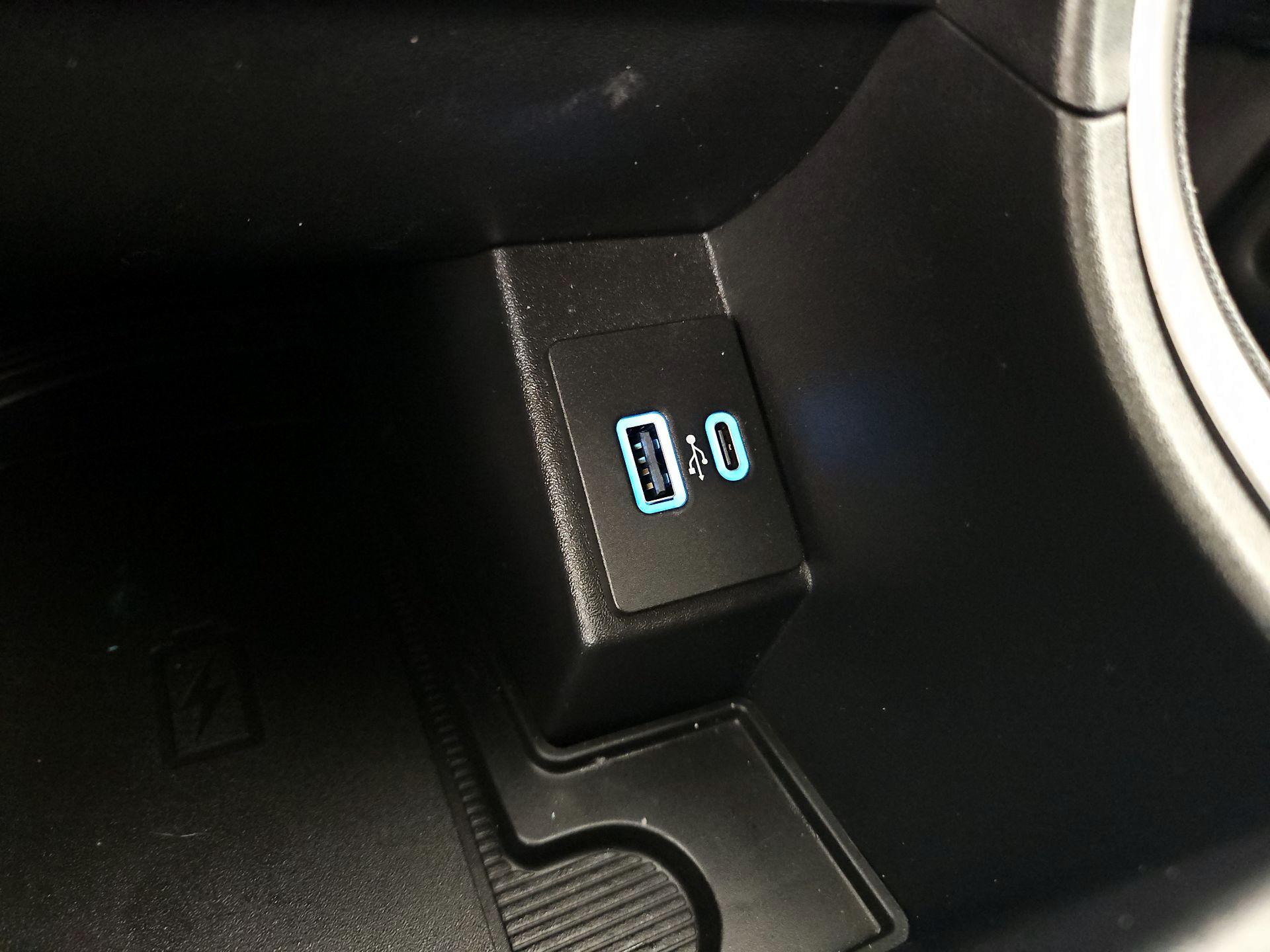 Thumbnail: 2022 Ford Edge - 18