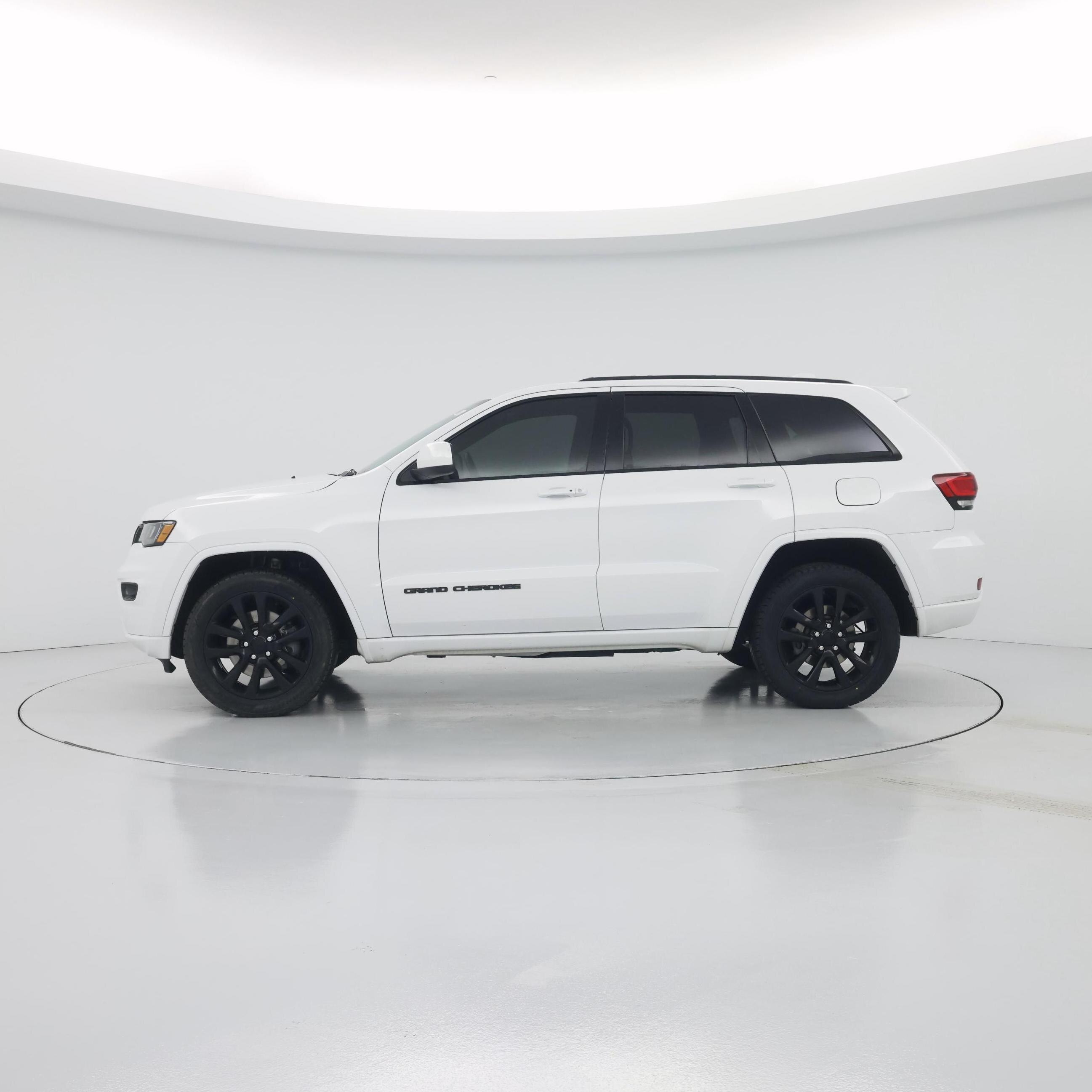 Thumbnail: 2021 Jeep Grand Cherokee - 3