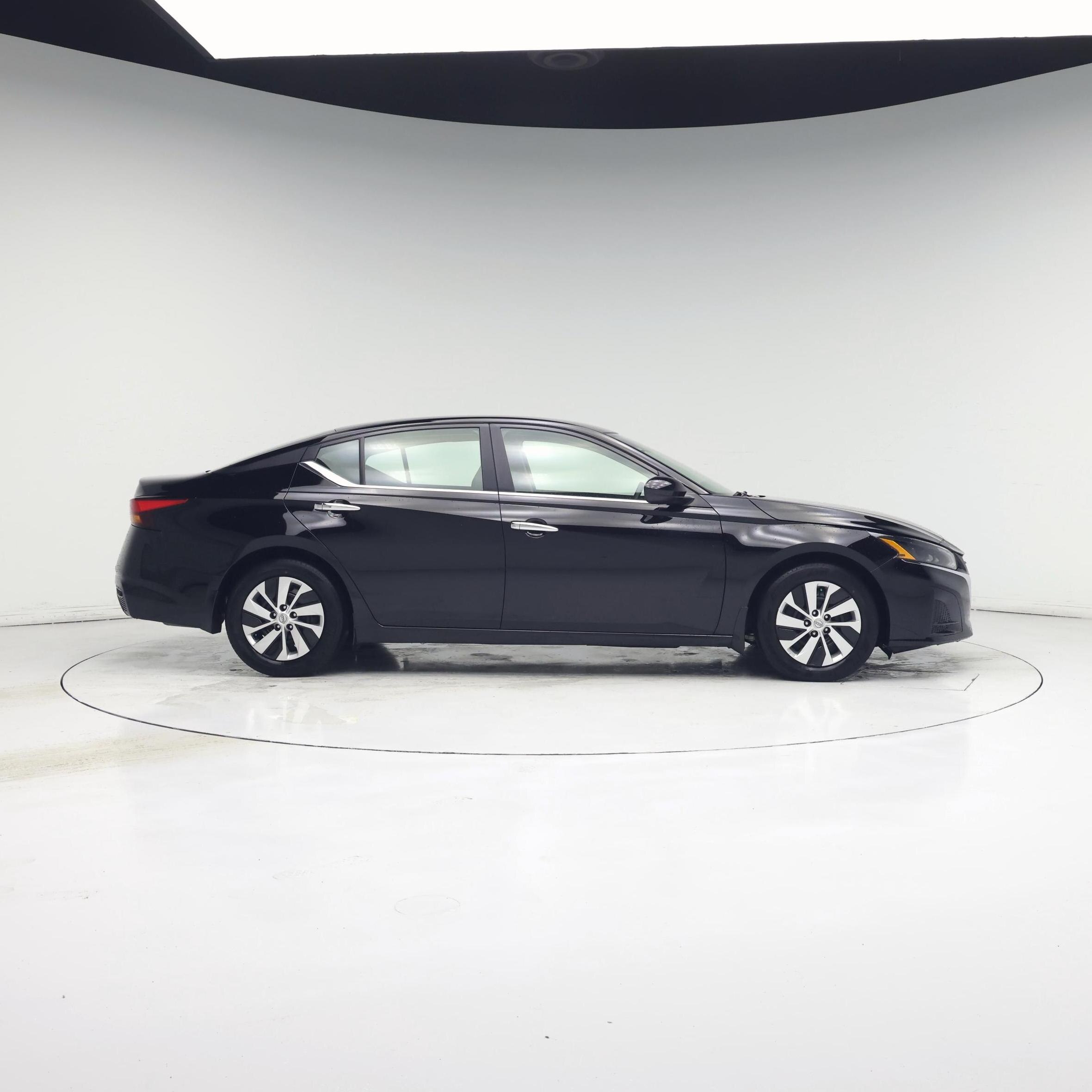 Thumbnail: 2023 Nissan Altima - 7