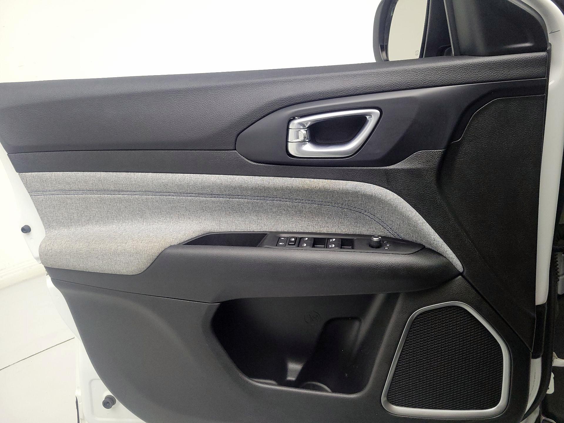 Thumbnail: 2022 Jeep Compass - 12