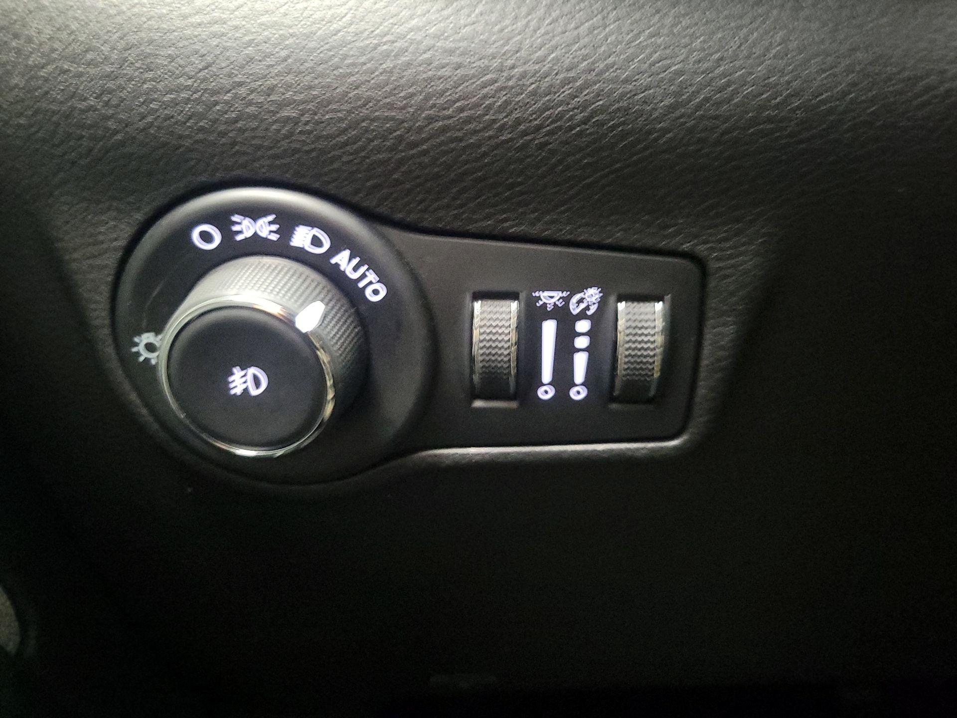 Thumbnail: 2022 Jeep Compass - 13