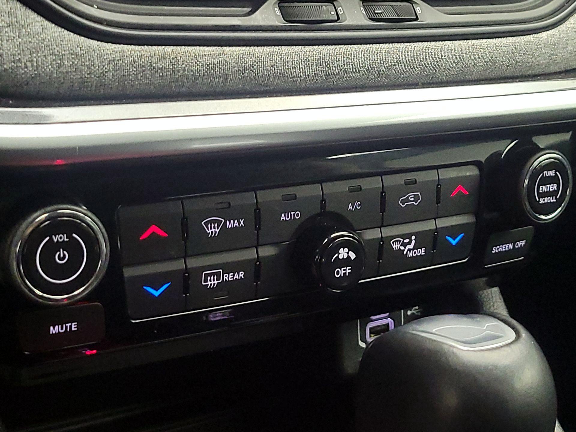 Thumbnail: 2022 Jeep Compass - 16