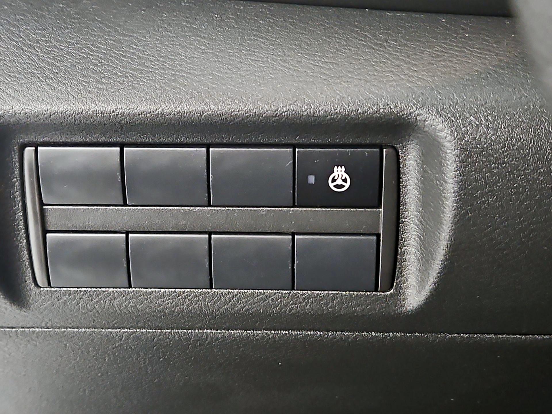 Thumbnail: 2023 Nissan Kicks - 13