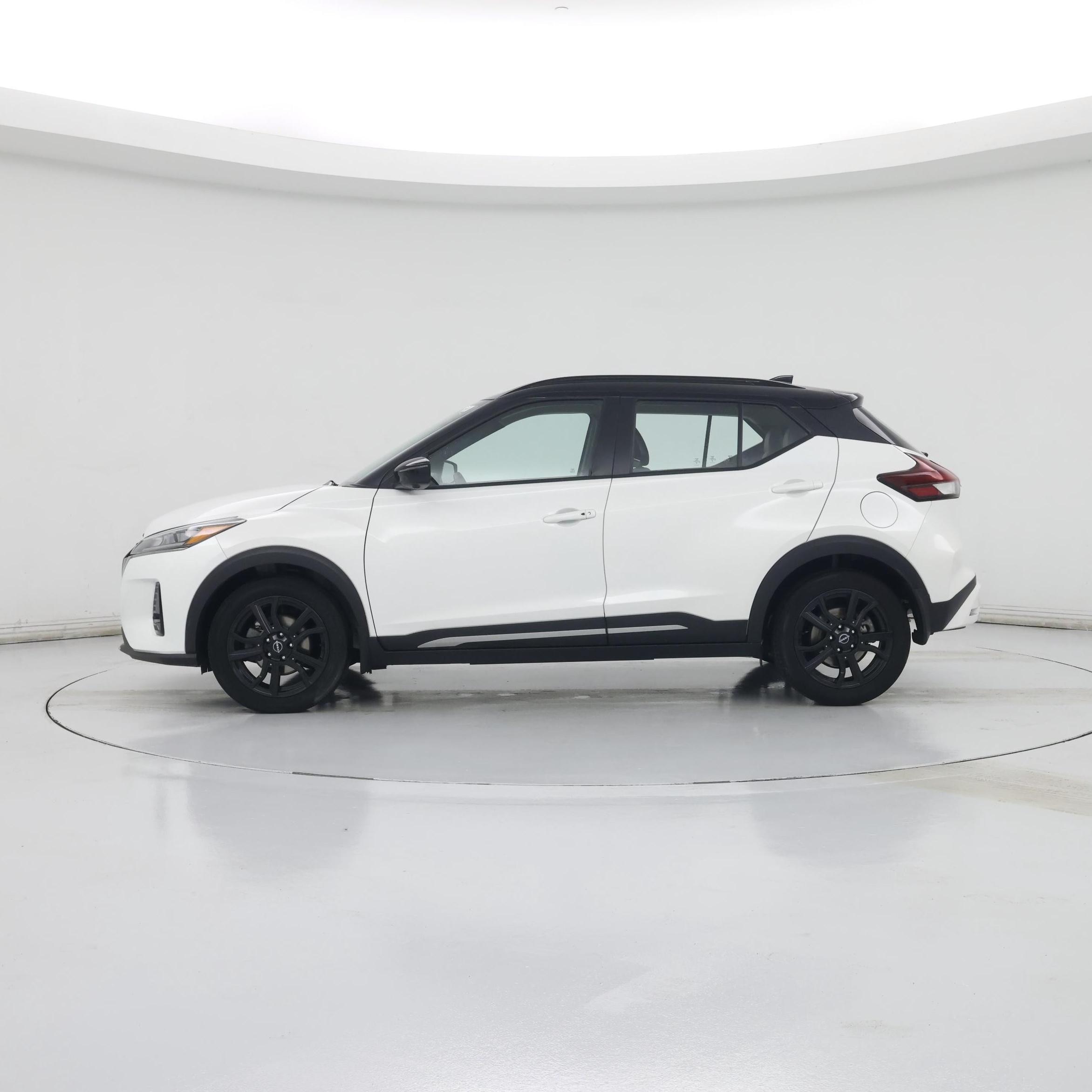 Thumbnail: 2023 Nissan Kicks - 3