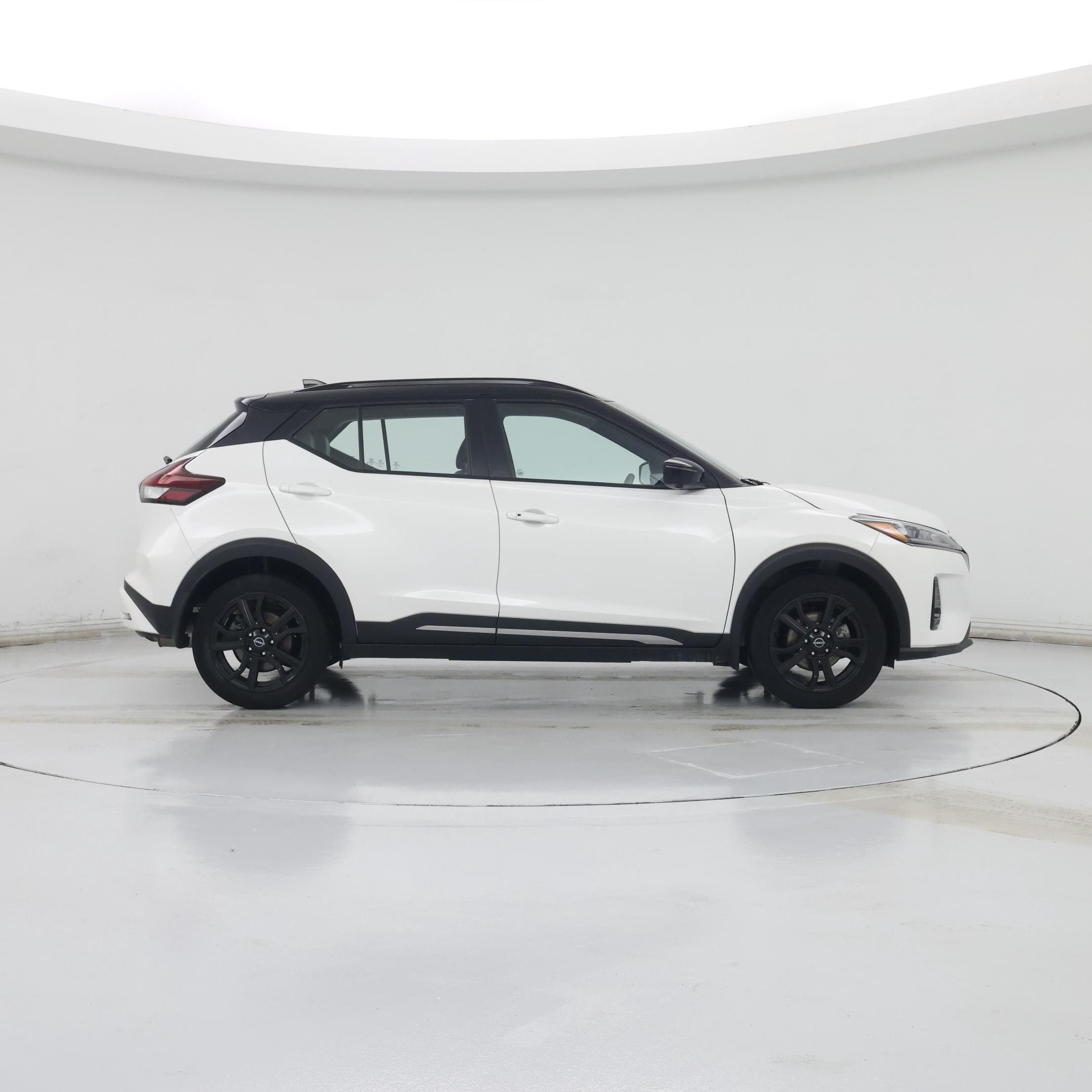 Thumbnail: 2023 Nissan Kicks - 7