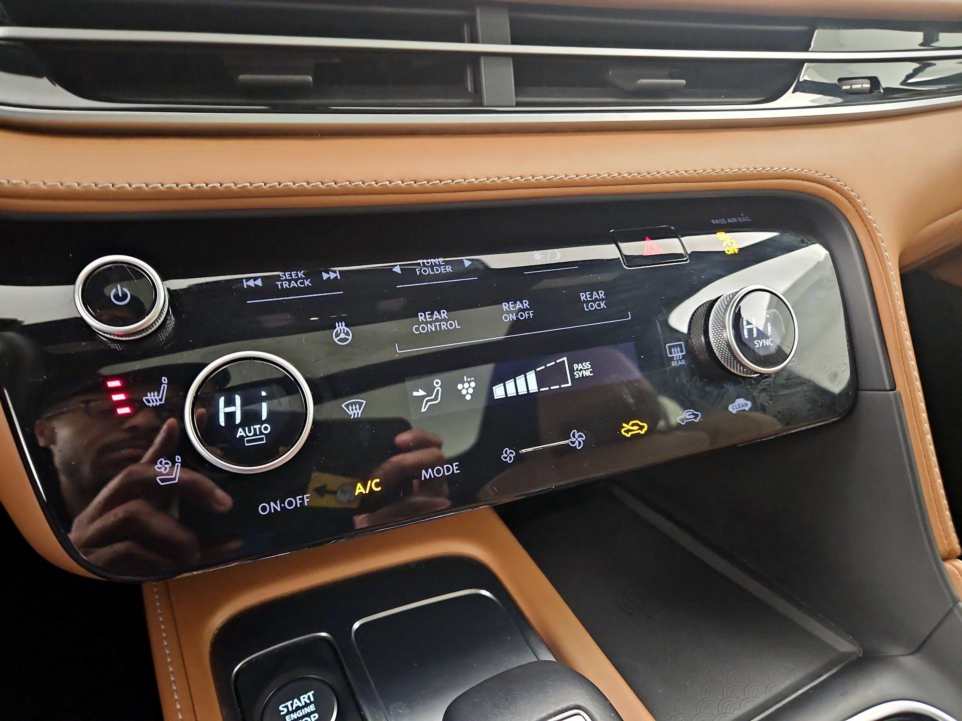 Thumbnail: 2023 INFINITI QX60 - 17