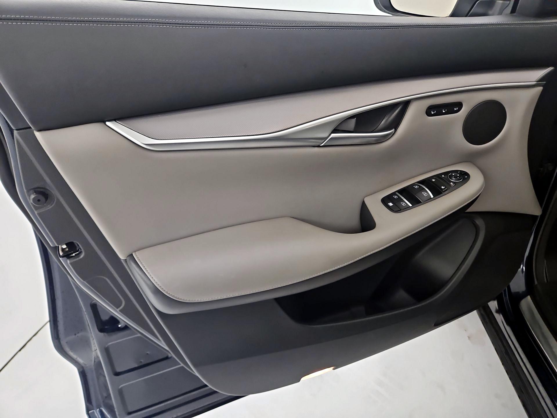 Thumbnail: 2023 INFINITI QX50 - 12