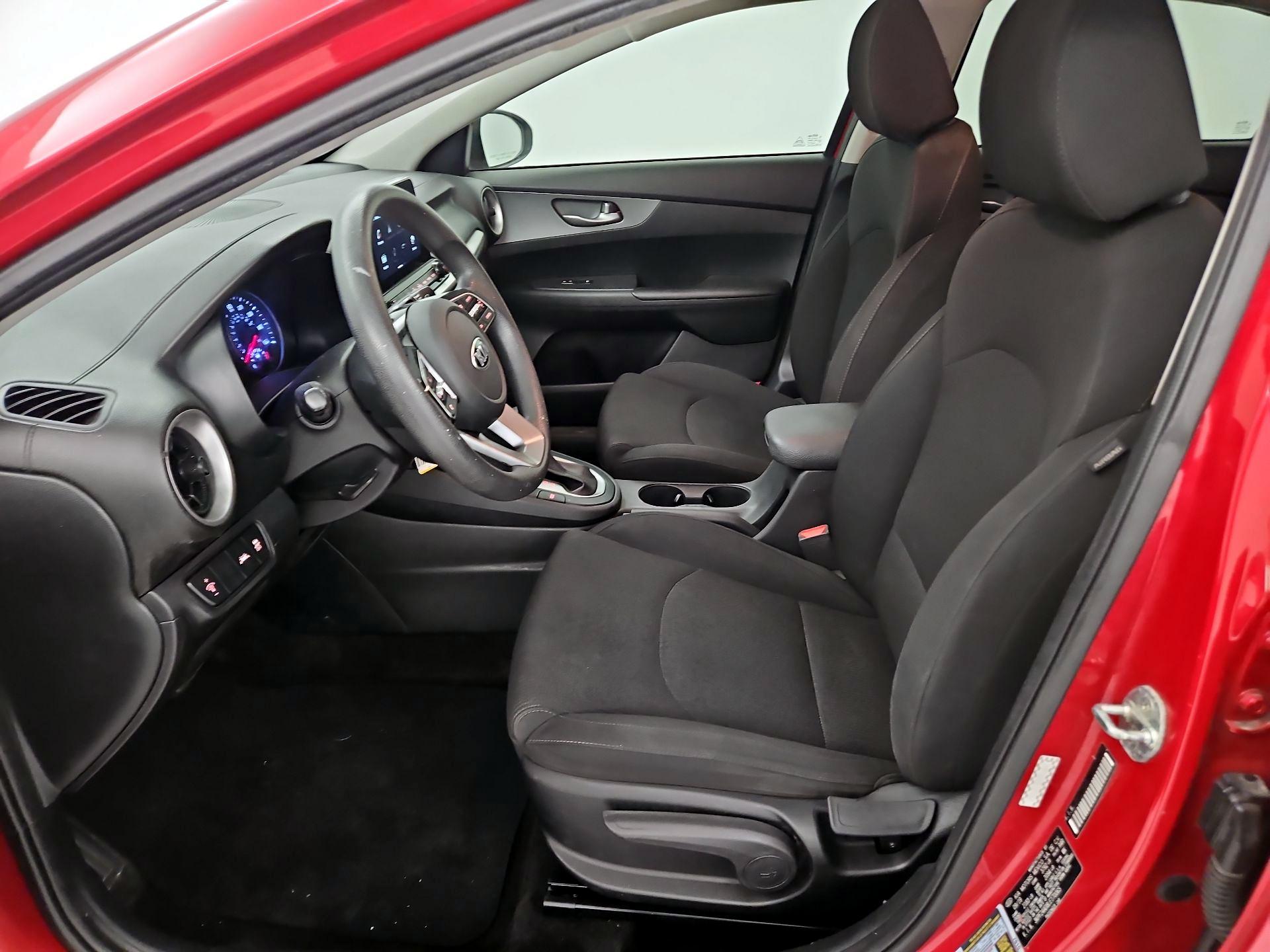 Thumbnail: 2020 Kia Forte - 11